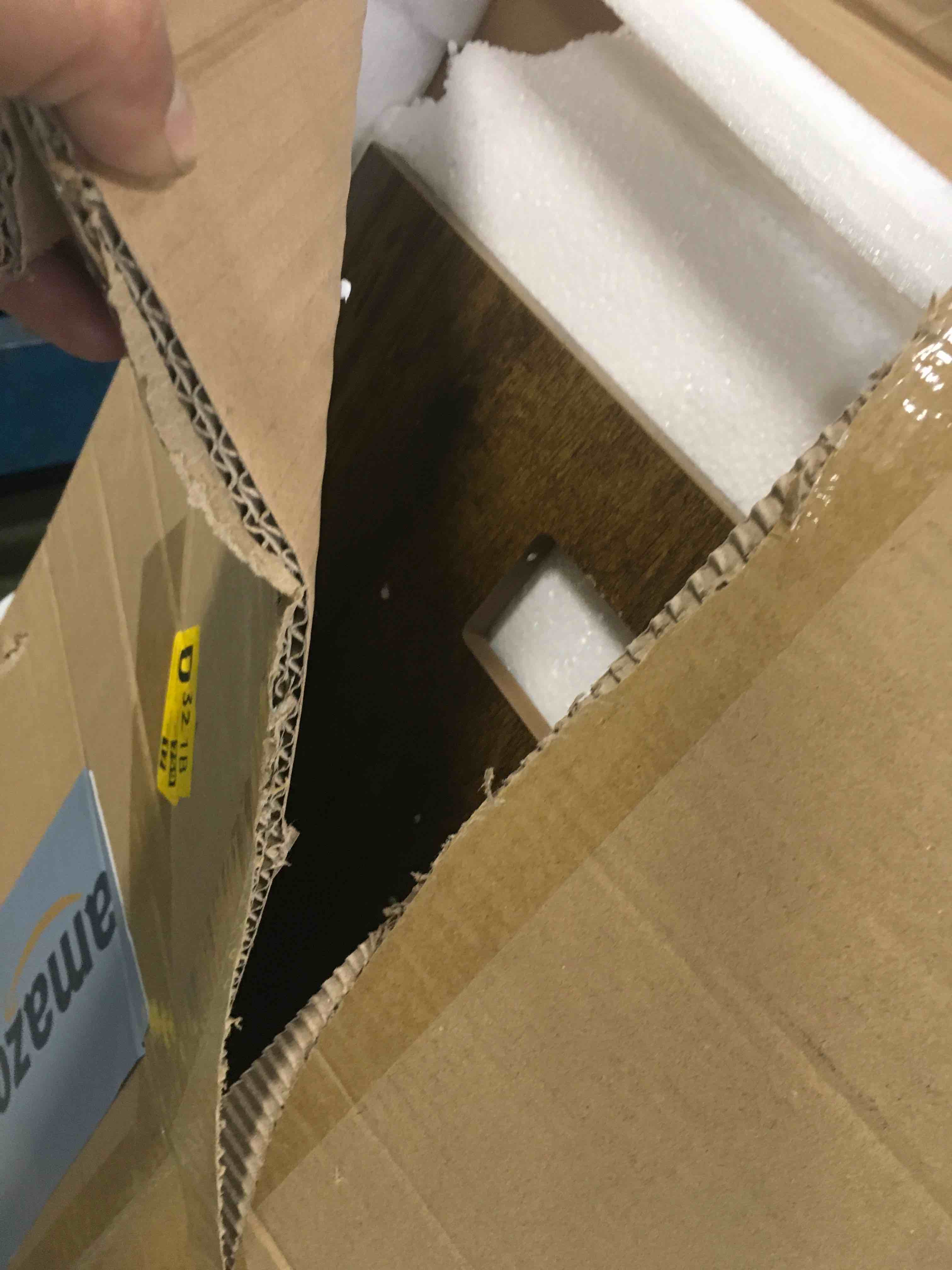 https://s3.amazonaws.com/lotting-images-prod/bidfta/BLU6269425_1715279057316.jpeg