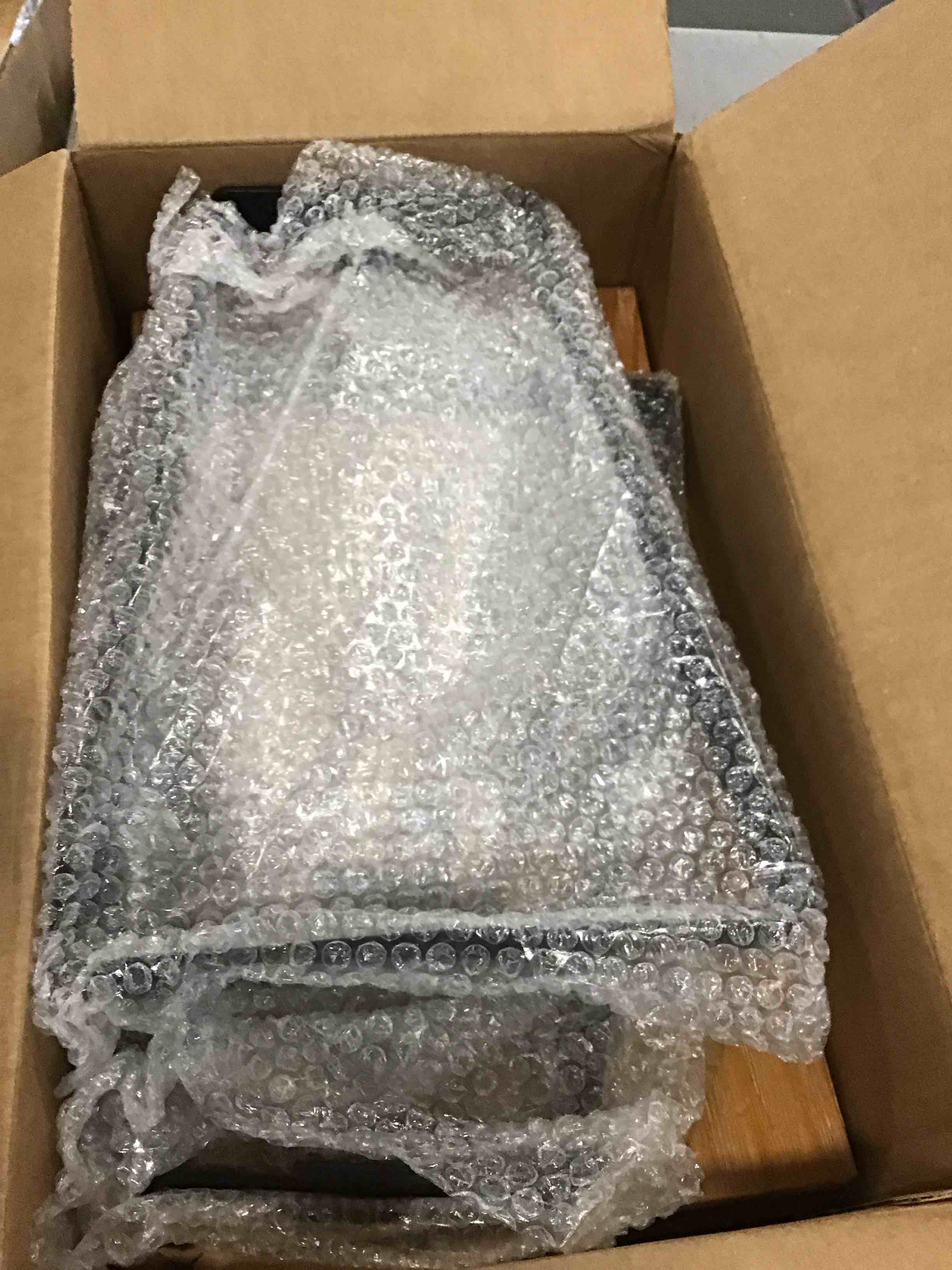https://s3.amazonaws.com/lotting-images-prod/bidfta/BLU6269531_1715345766741.jpeg