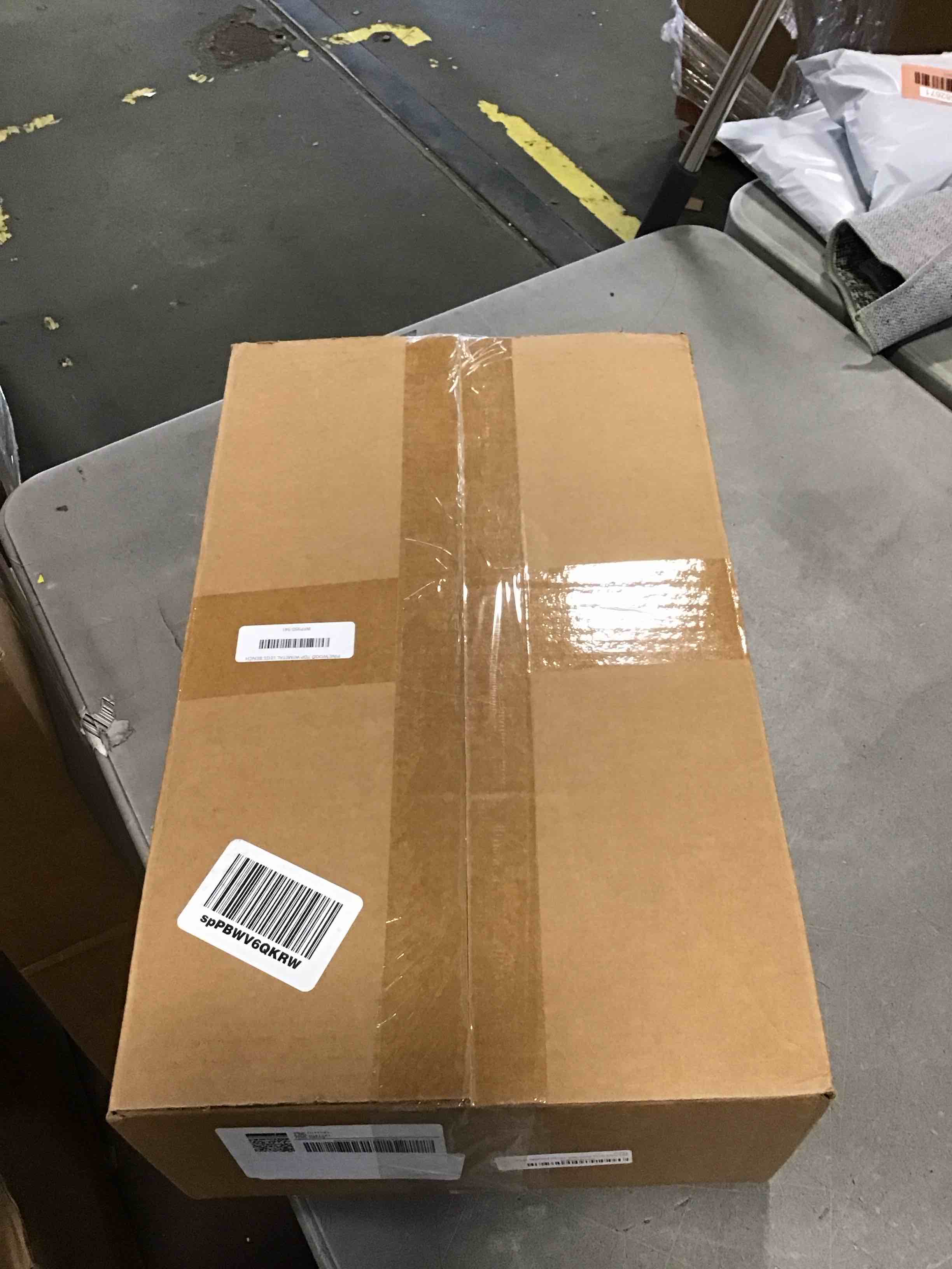 https://s3.amazonaws.com/lotting-images-prod/bidfta/BLU6269531_1715345779596.jpeg
