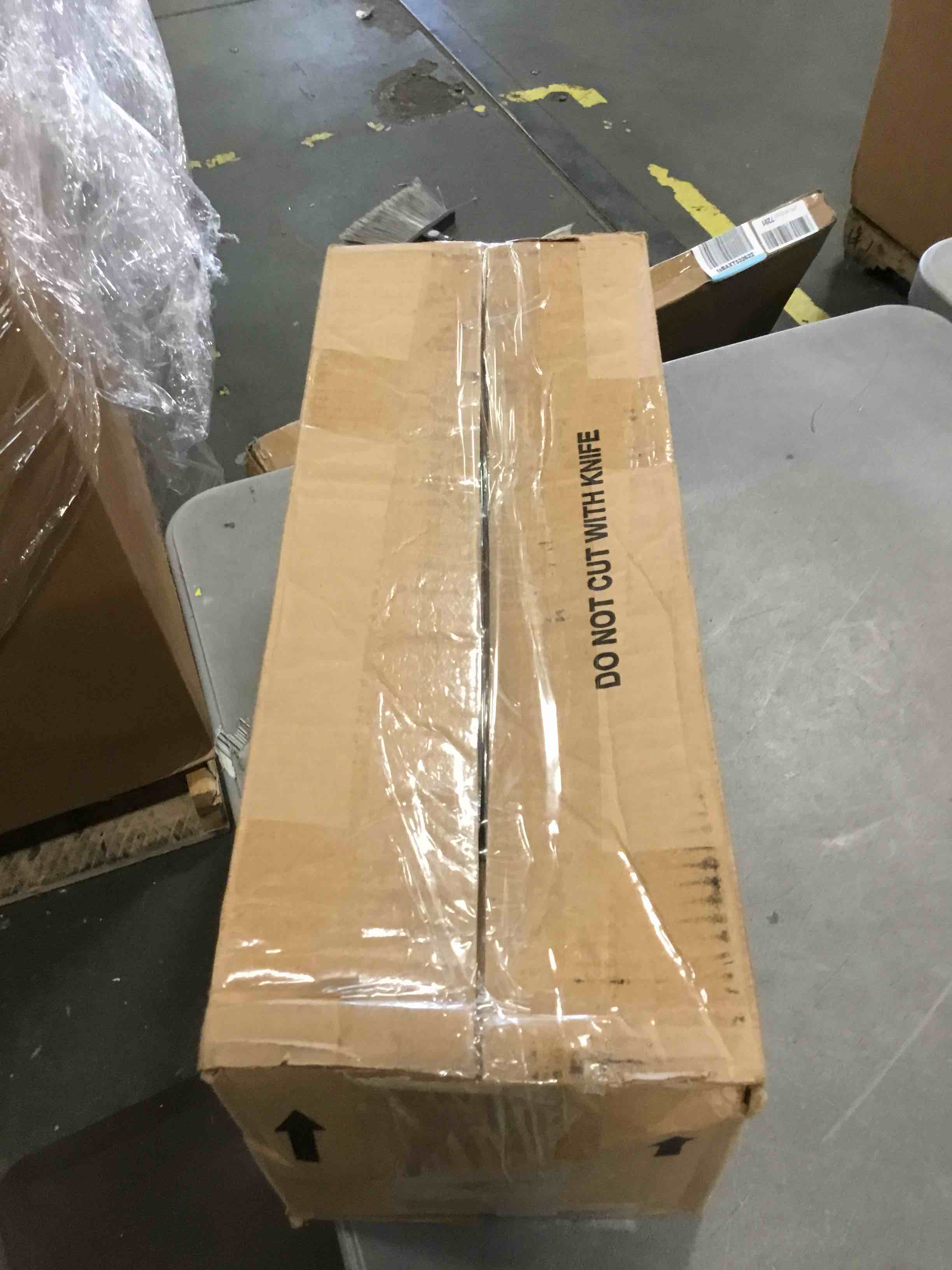 https://s3.amazonaws.com/lotting-images-prod/bidfta/BLU6269697_1715370403142.jpeg