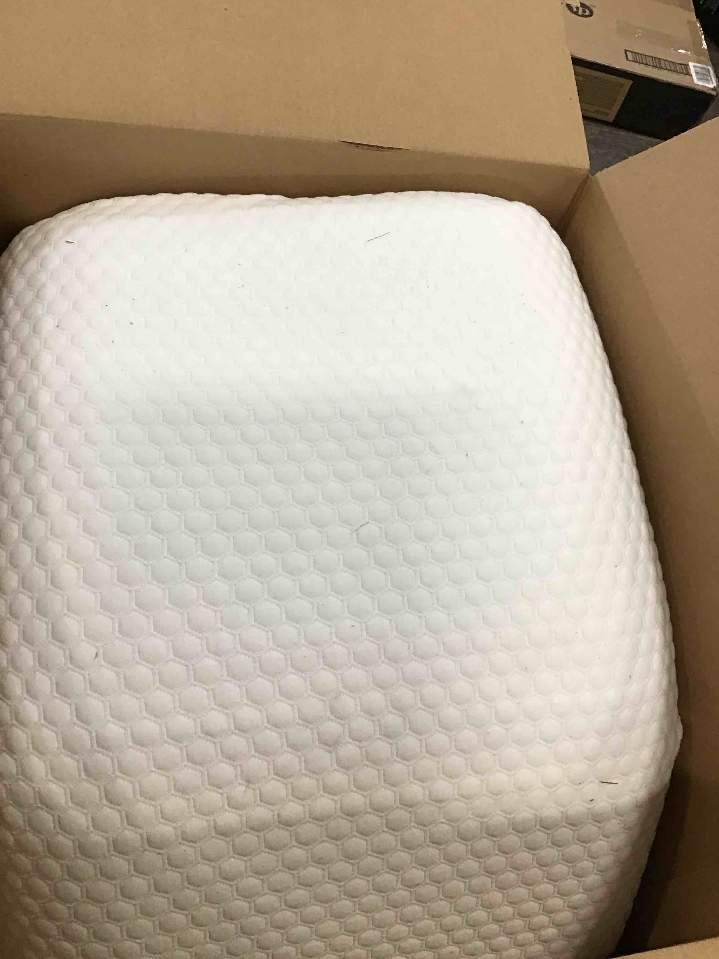 https://s3.amazonaws.com/lotting-images-prod/bidfta/BLU6269874_1715625172145.jpeg