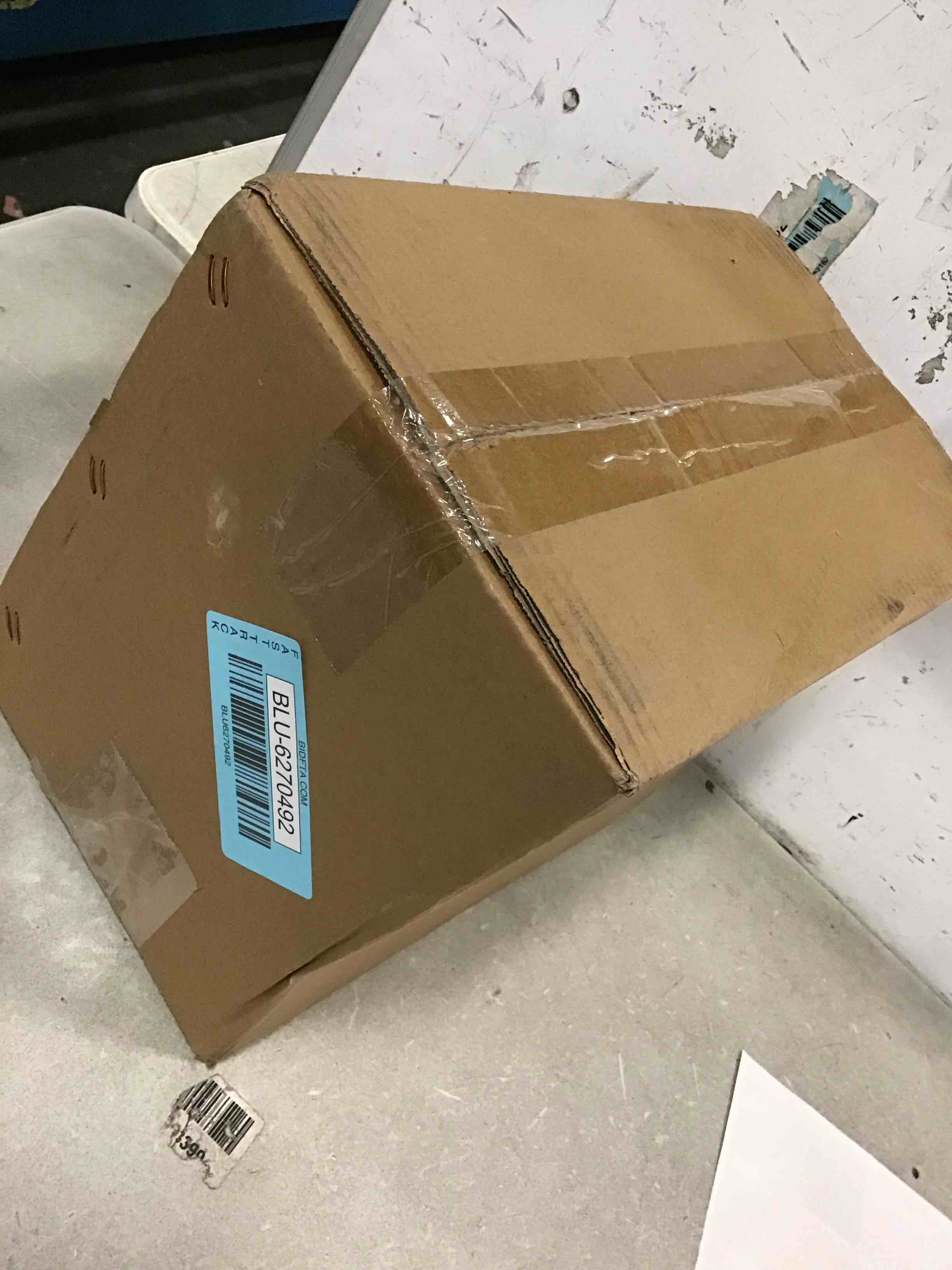 https://s3.amazonaws.com/lotting-images-prod/bidfta/BLU6270492_1715105203841.jpeg