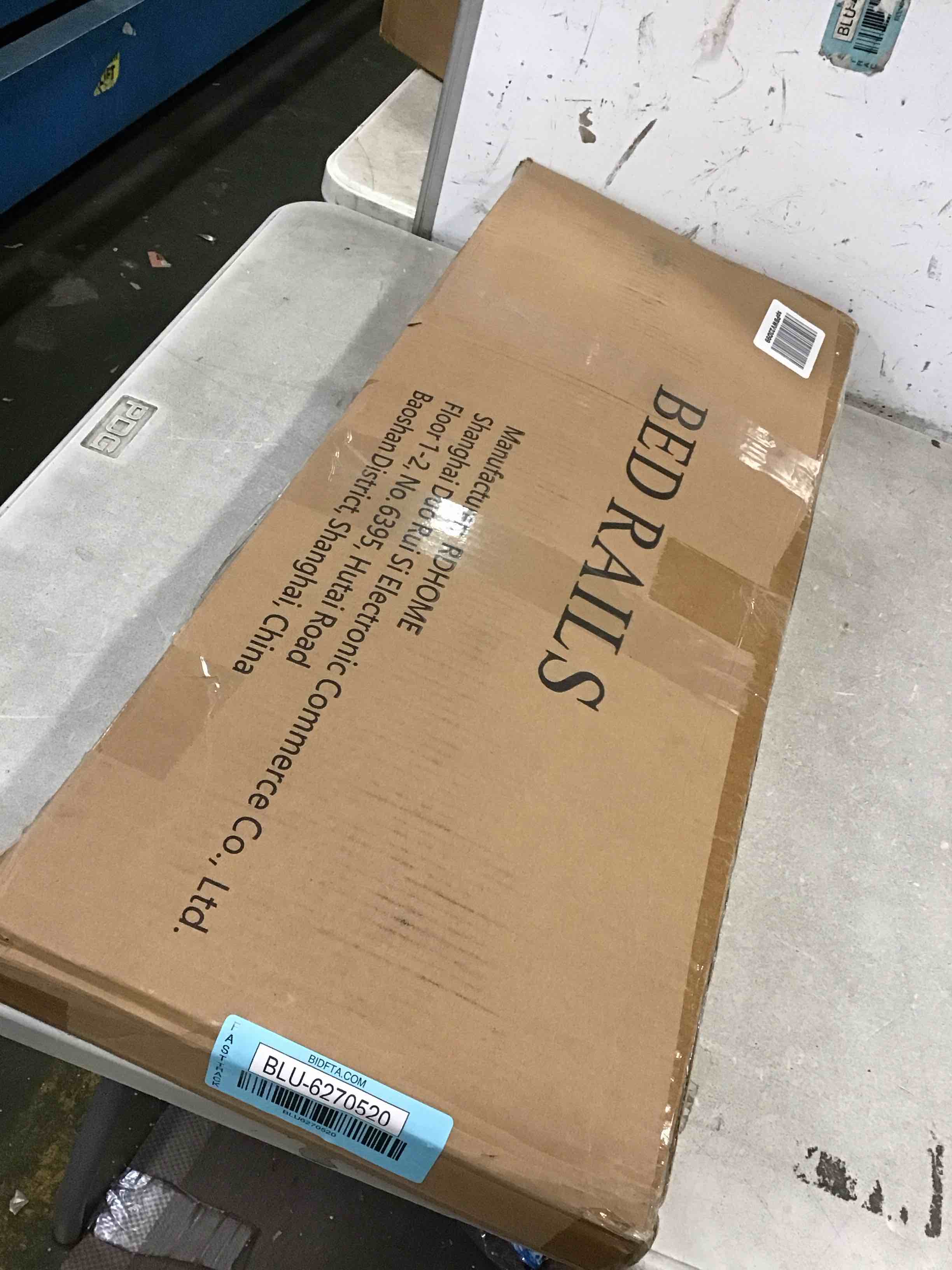https://s3.amazonaws.com/lotting-images-prod/bidfta/BLU6270520_1715107980886.jpeg