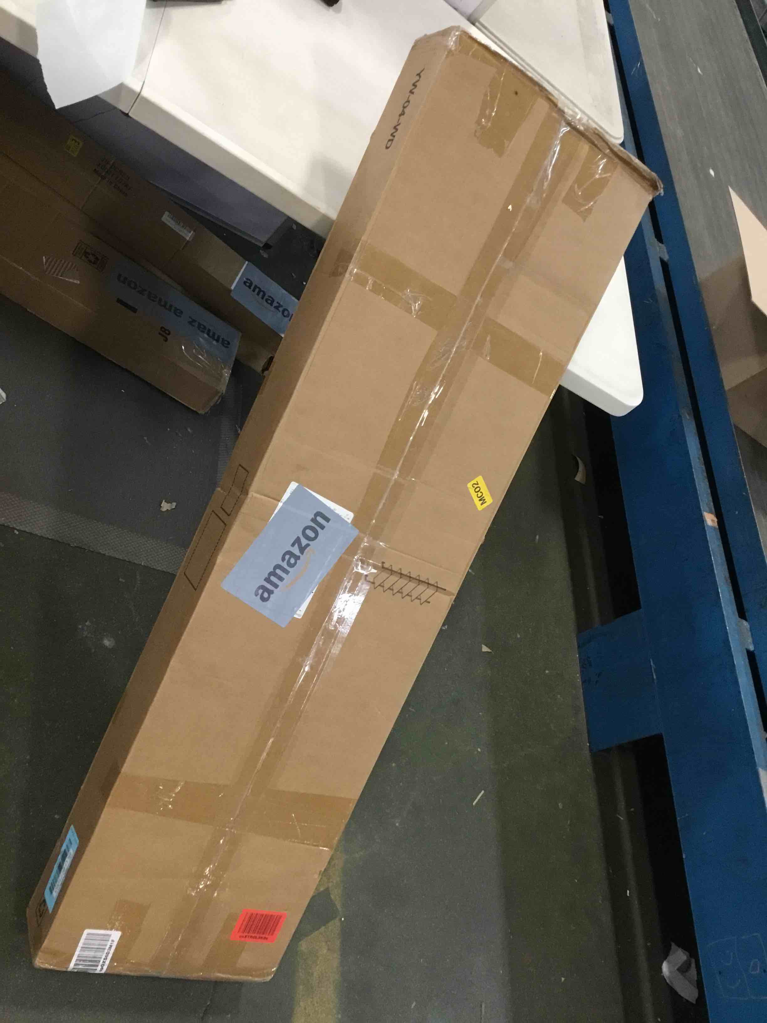 https://s3.amazonaws.com/lotting-images-prod/bidfta/BLU6271063_1715368019273.jpeg