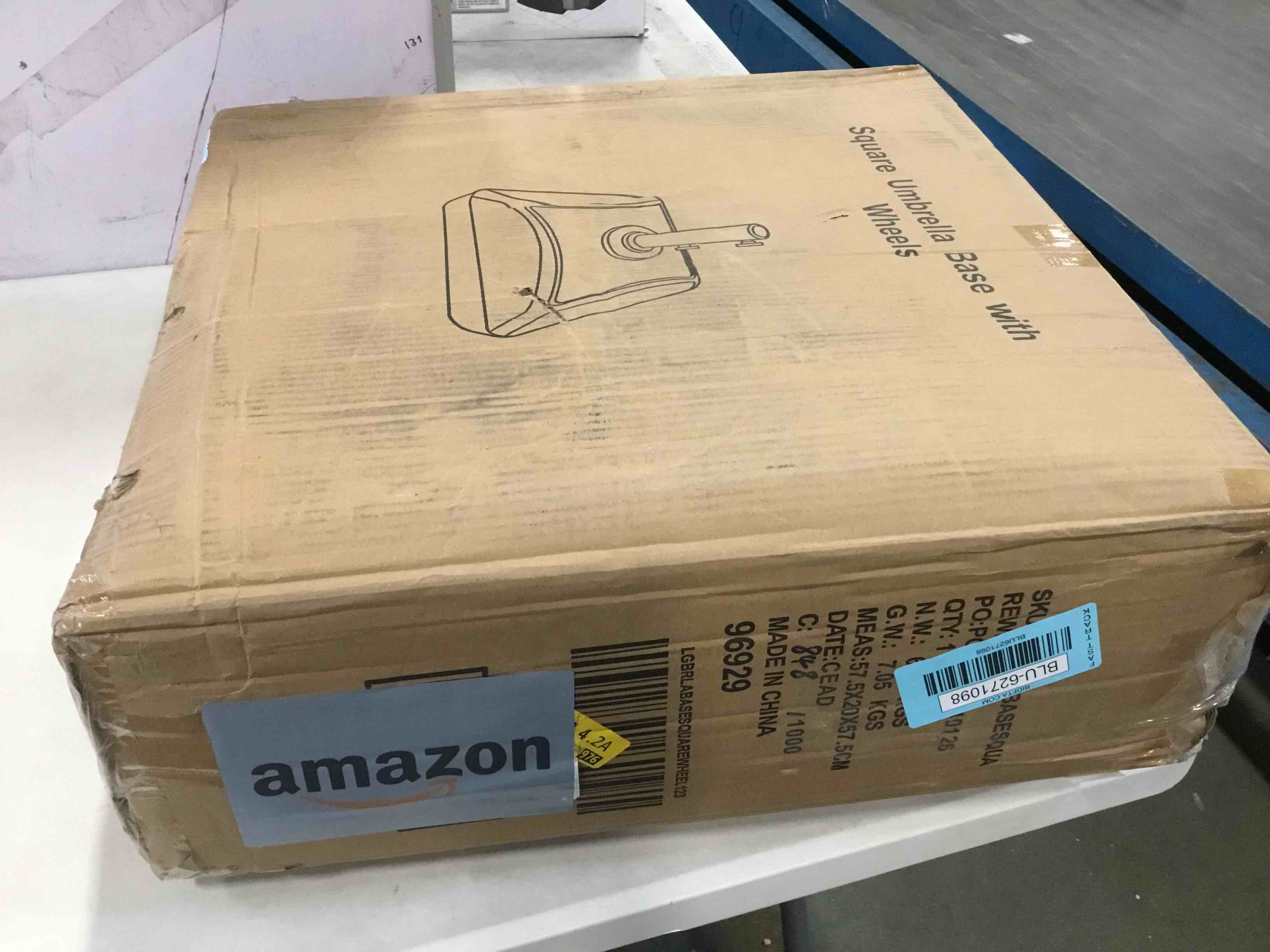 https://s3.amazonaws.com/lotting-images-prod/bidfta/BLU6271098_1715371656902.jpeg