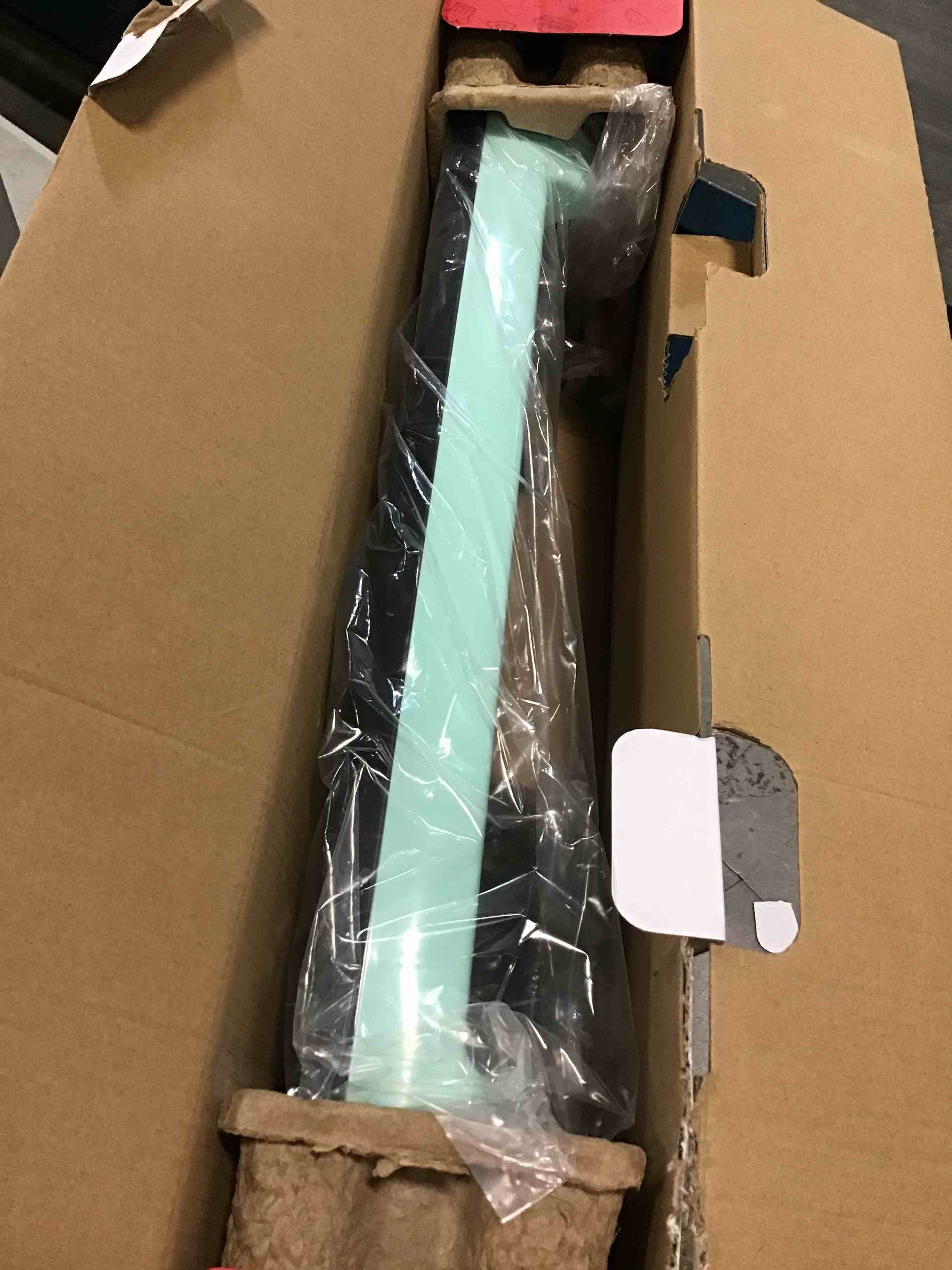https://s3.amazonaws.com/lotting-images-prod/bidfta/BLU6271178_1715435504958.jpeg