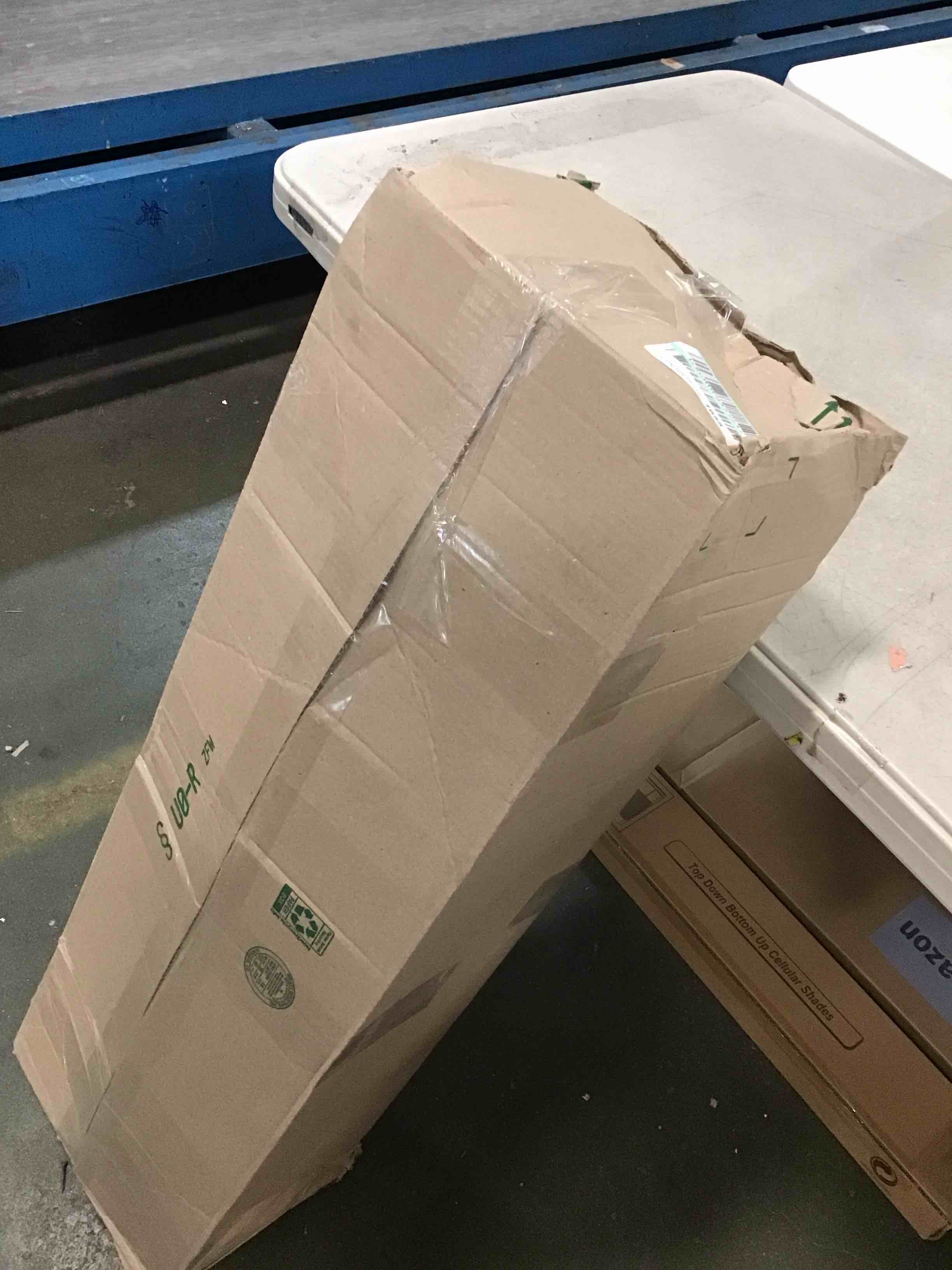 https://s3.amazonaws.com/lotting-images-prod/bidfta/BLU6271393_1715614640690.jpeg