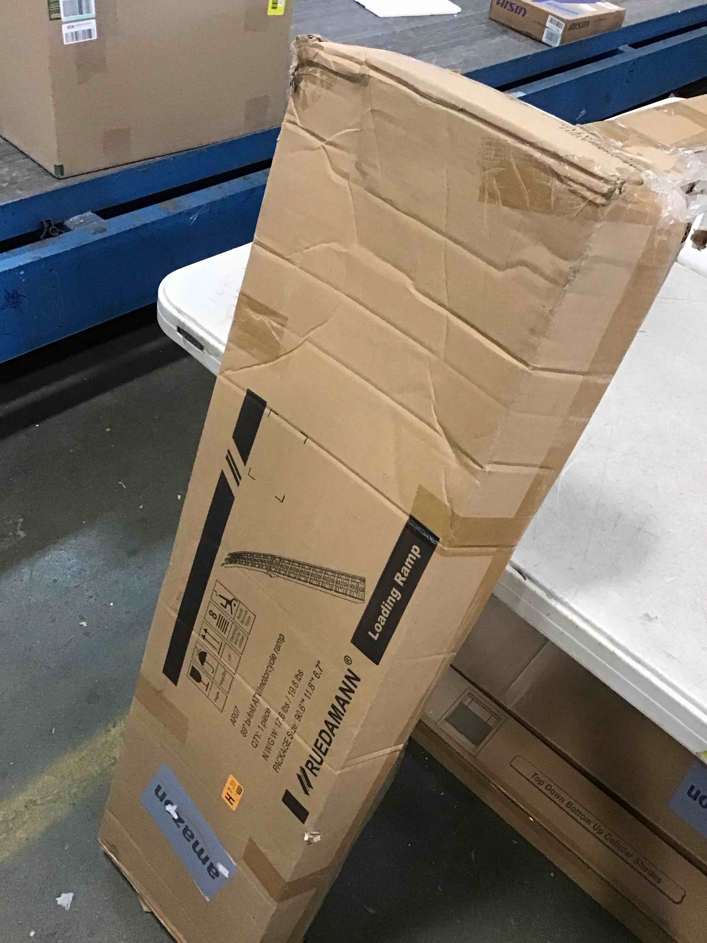 https://s3.amazonaws.com/lotting-images-prod/bidfta/BLU6271411_1715616855352.jpeg