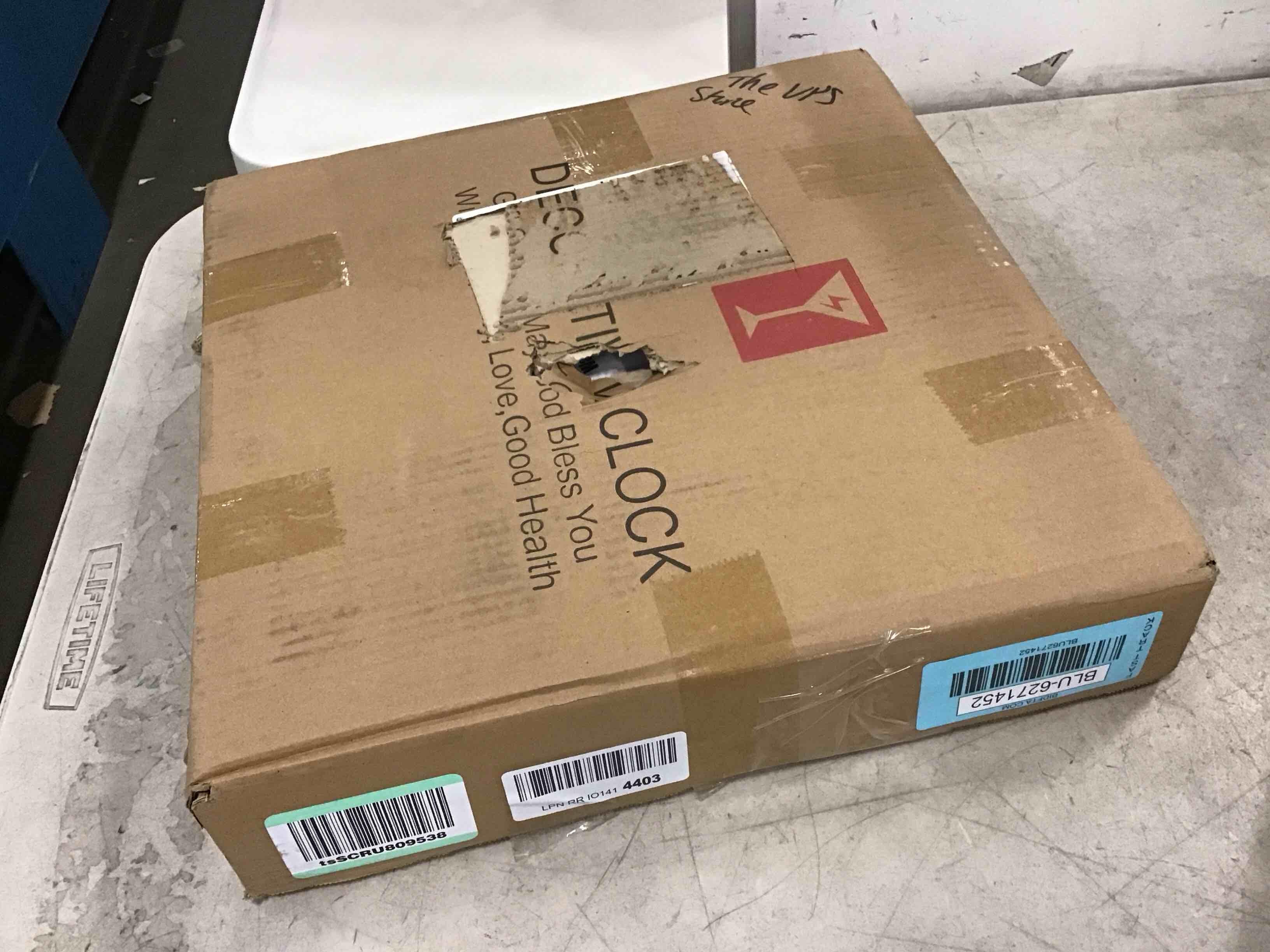 https://s3.amazonaws.com/lotting-images-prod/bidfta/BLU6271452_1715623988536.jpeg