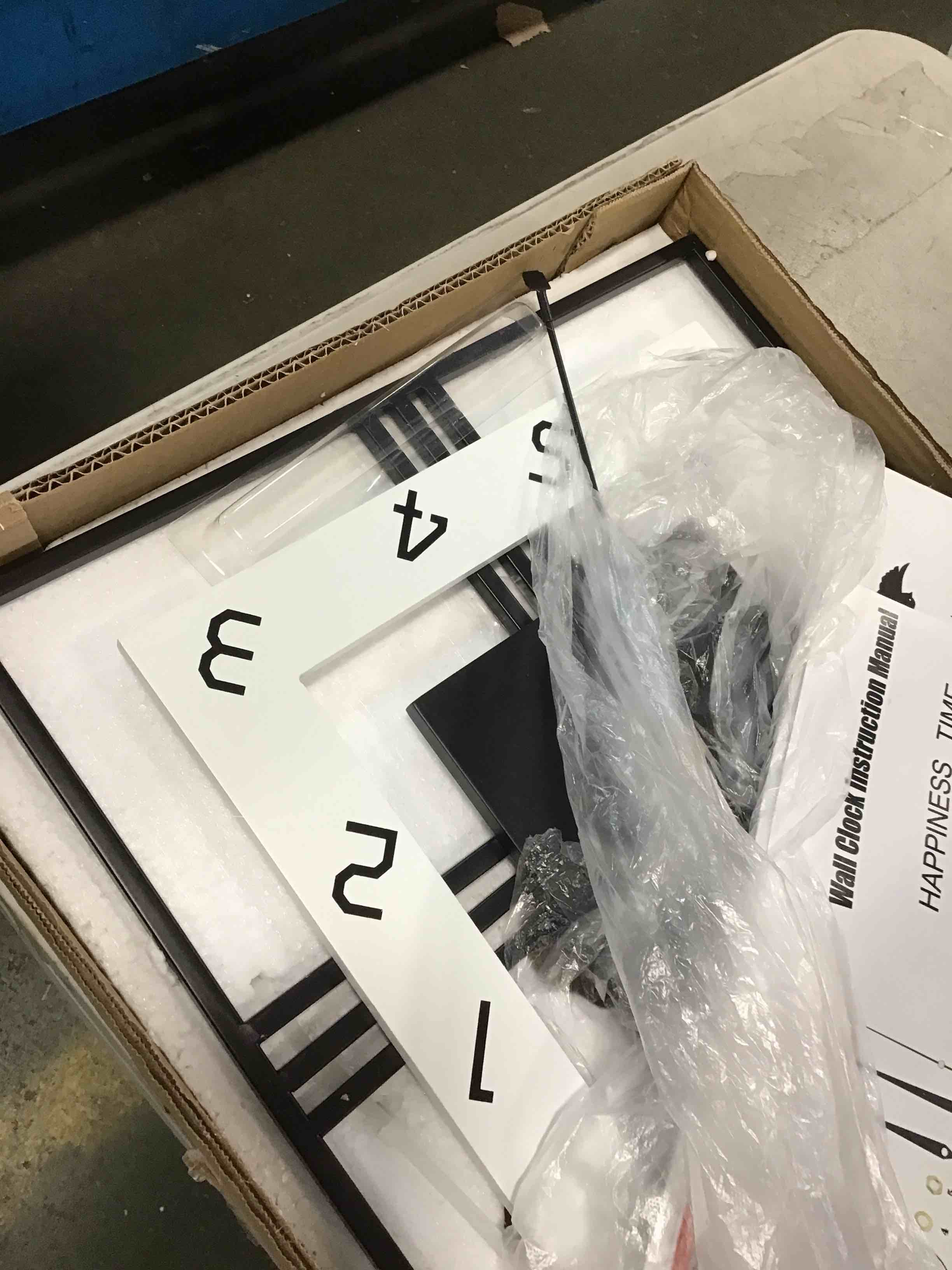 https://s3.amazonaws.com/lotting-images-prod/bidfta/BLU6271452_1715624014250.jpeg