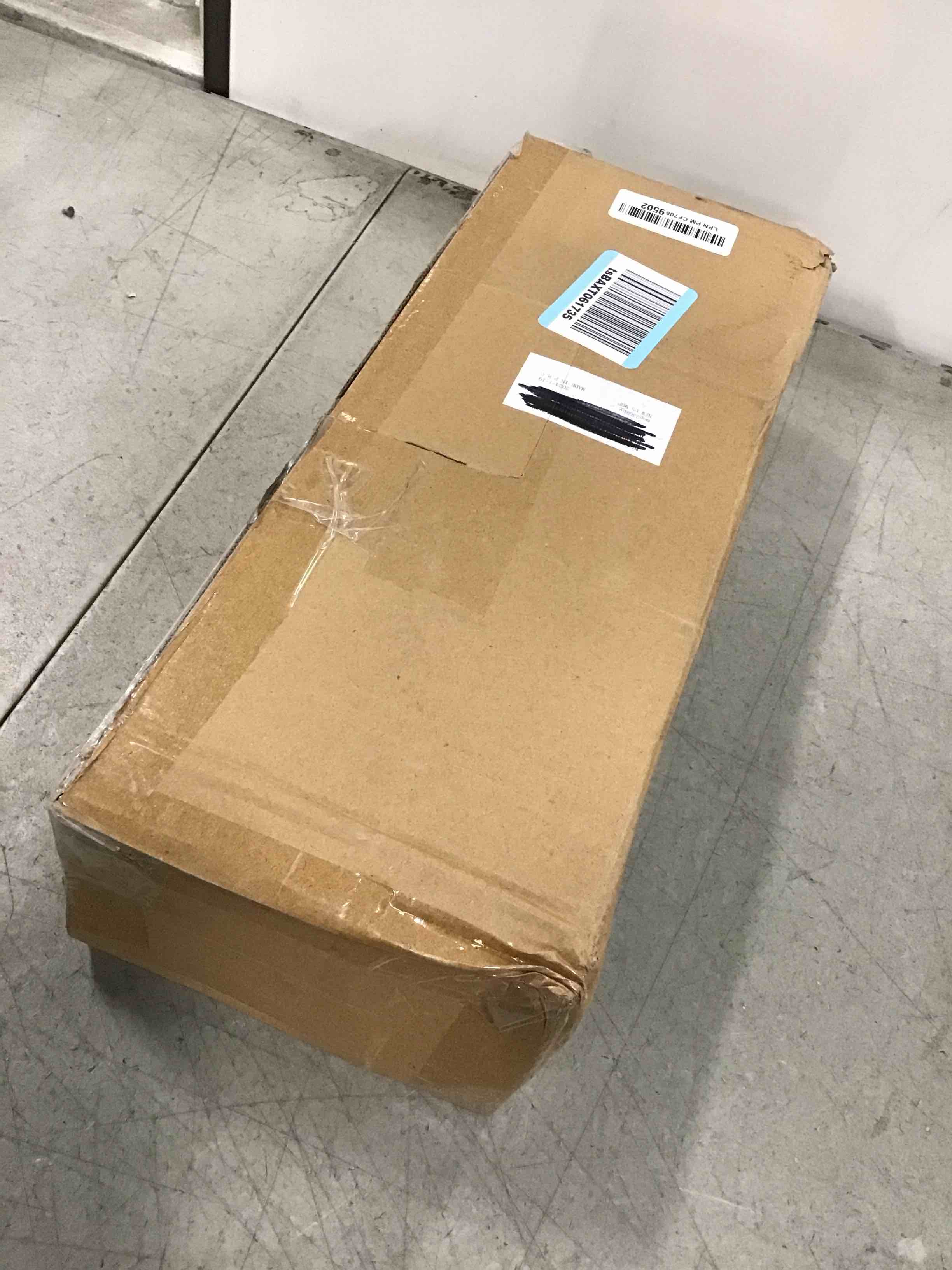https://s3.amazonaws.com/lotting-images-prod/bidfta/BLU6271529_1715687156915.jpeg