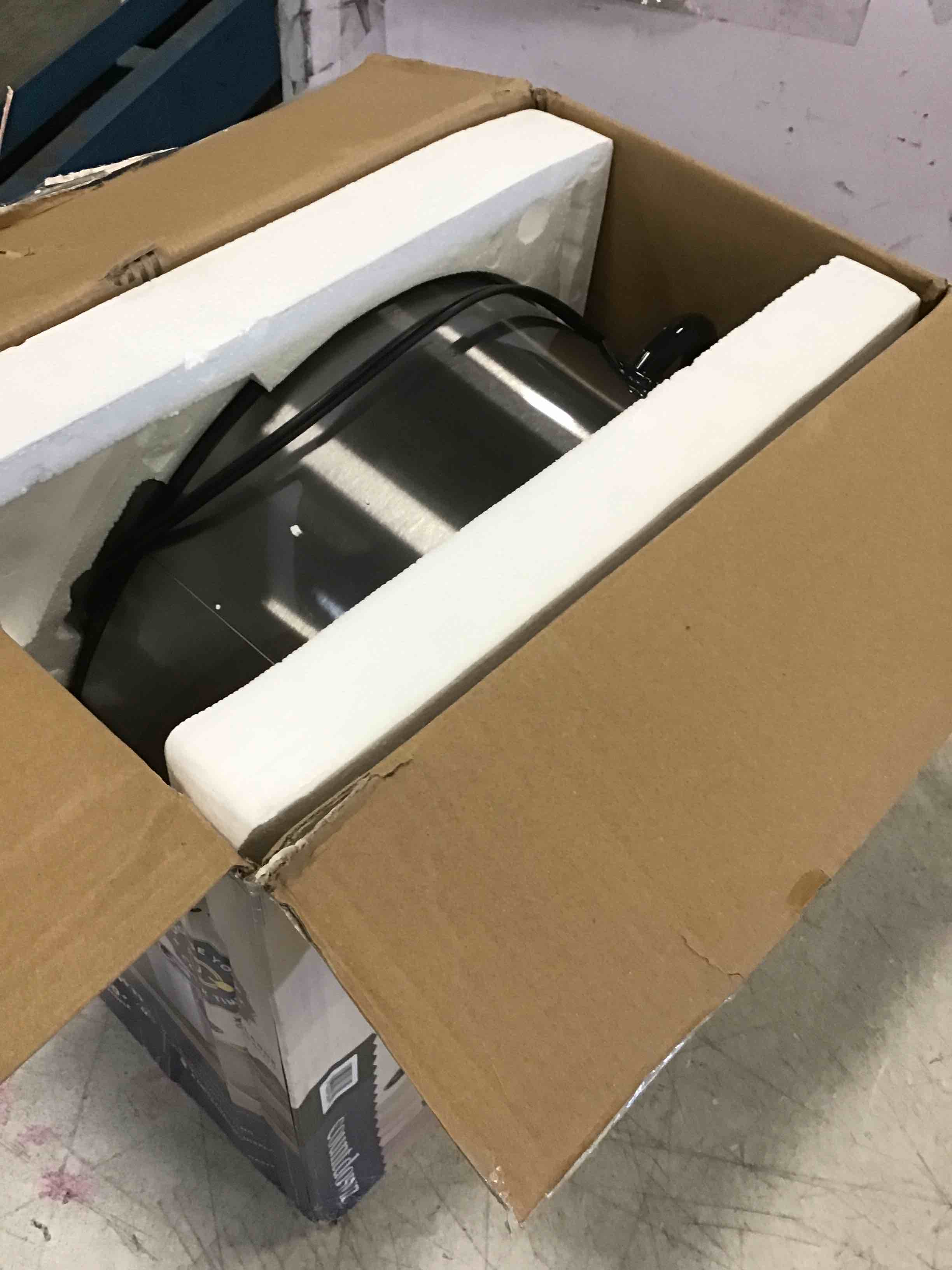 https://s3.amazonaws.com/lotting-images-prod/bidfta/BLU6272507_1713278757002.jpeg