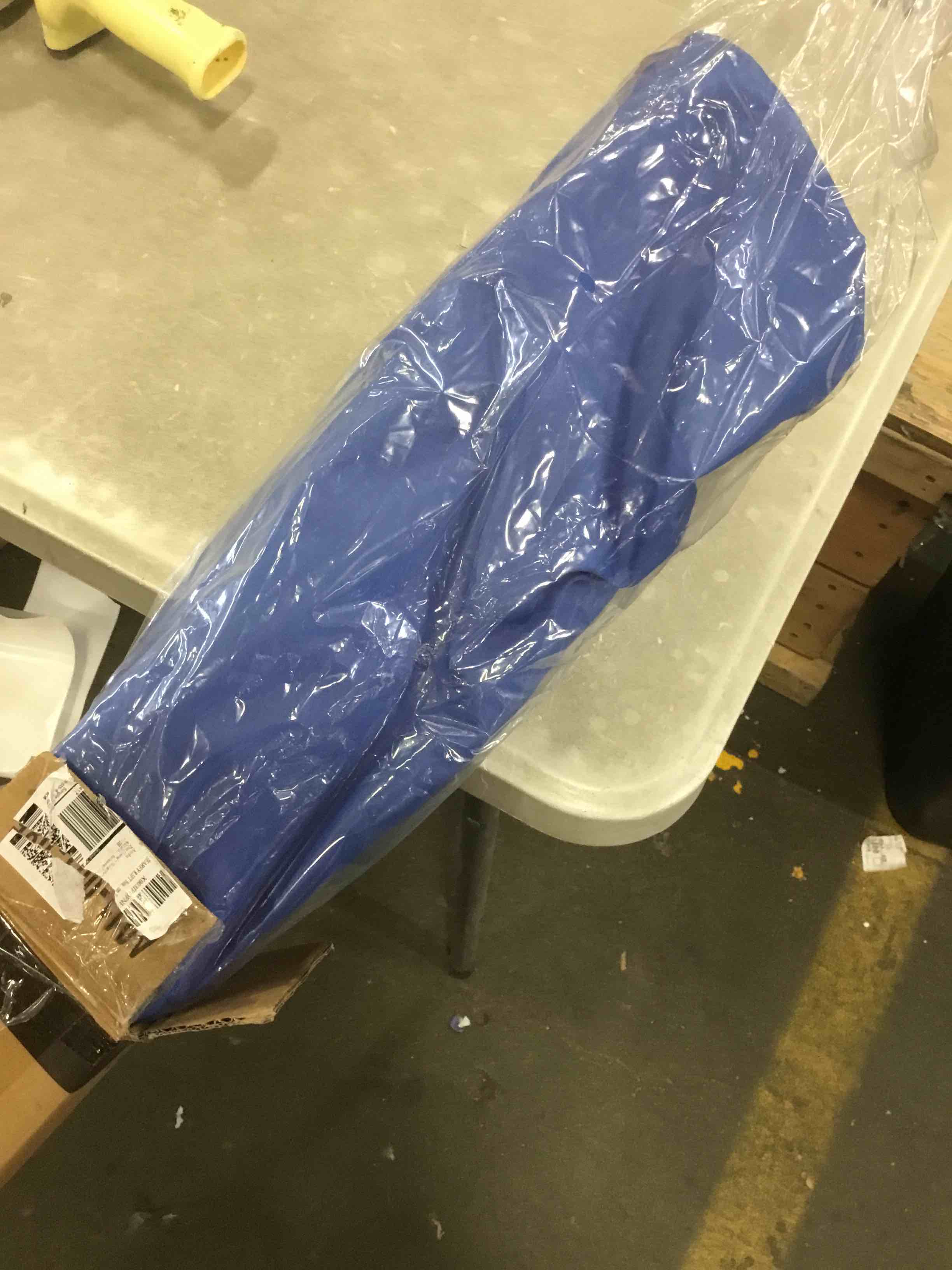 https://s3.amazonaws.com/lotting-images-prod/bidfta/BLU6272816_1713379394499.jpeg