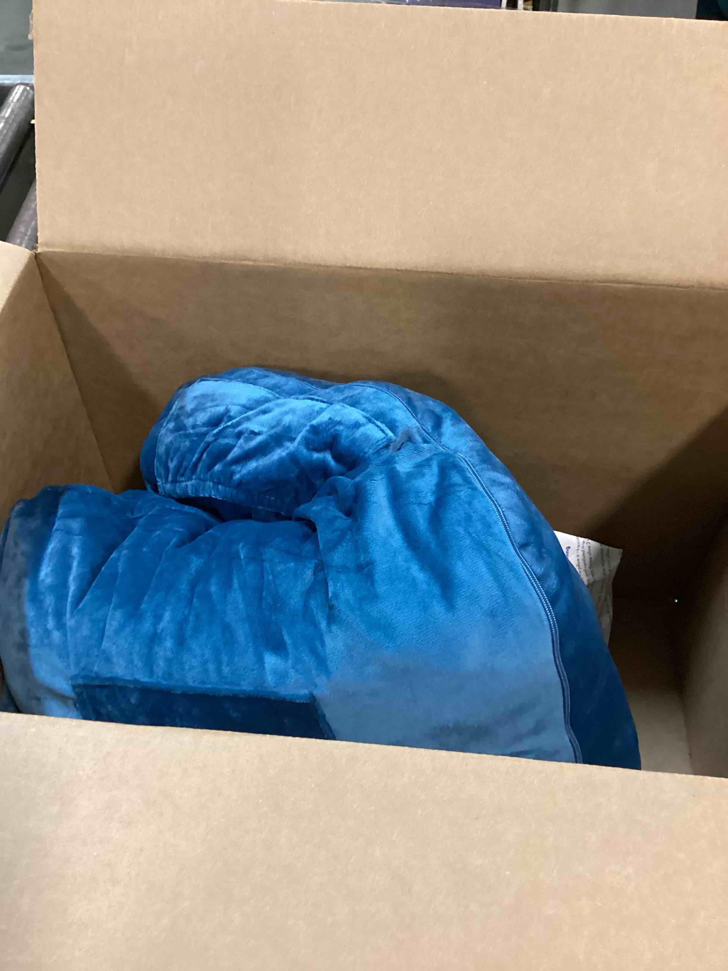https://s3.amazonaws.com/lotting-images-prod/bidfta/BLU6273580_1713195798431.jpeg
