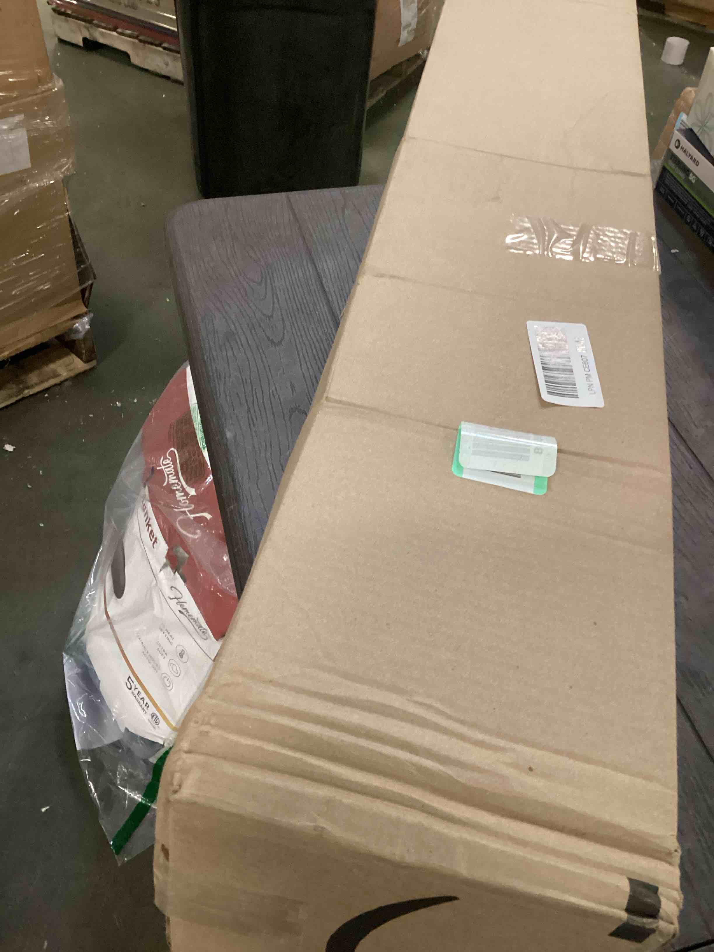 https://s3.amazonaws.com/lotting-images-prod/bidfta/BLU6273903_1713358736678.jpeg