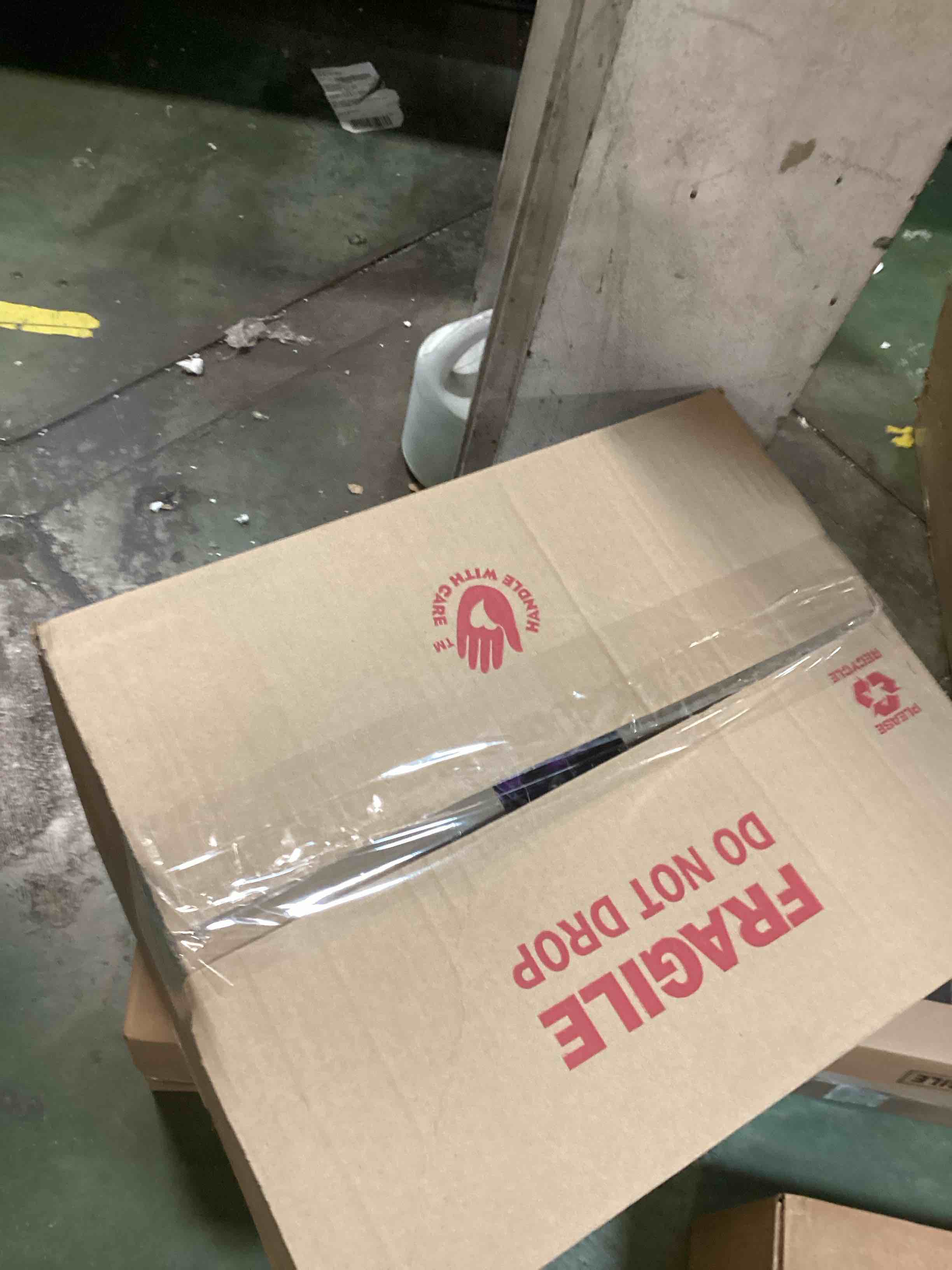 https://s3.amazonaws.com/lotting-images-prod/bidfta/BLU6274244_1713538329079.jpeg