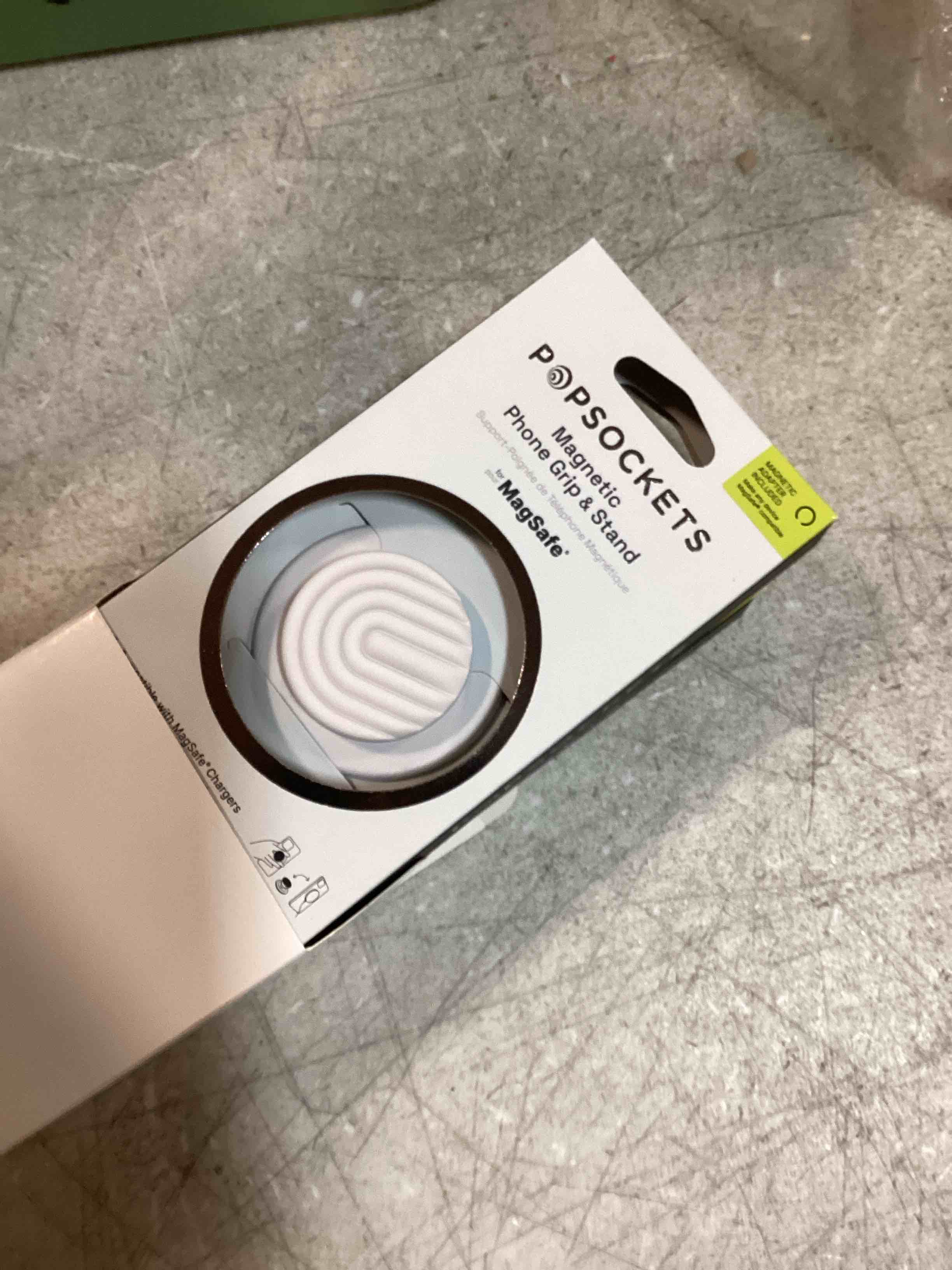 https://s3.amazonaws.com/lotting-images-prod/bidfta/BLU6274448_1713797386992.jpeg