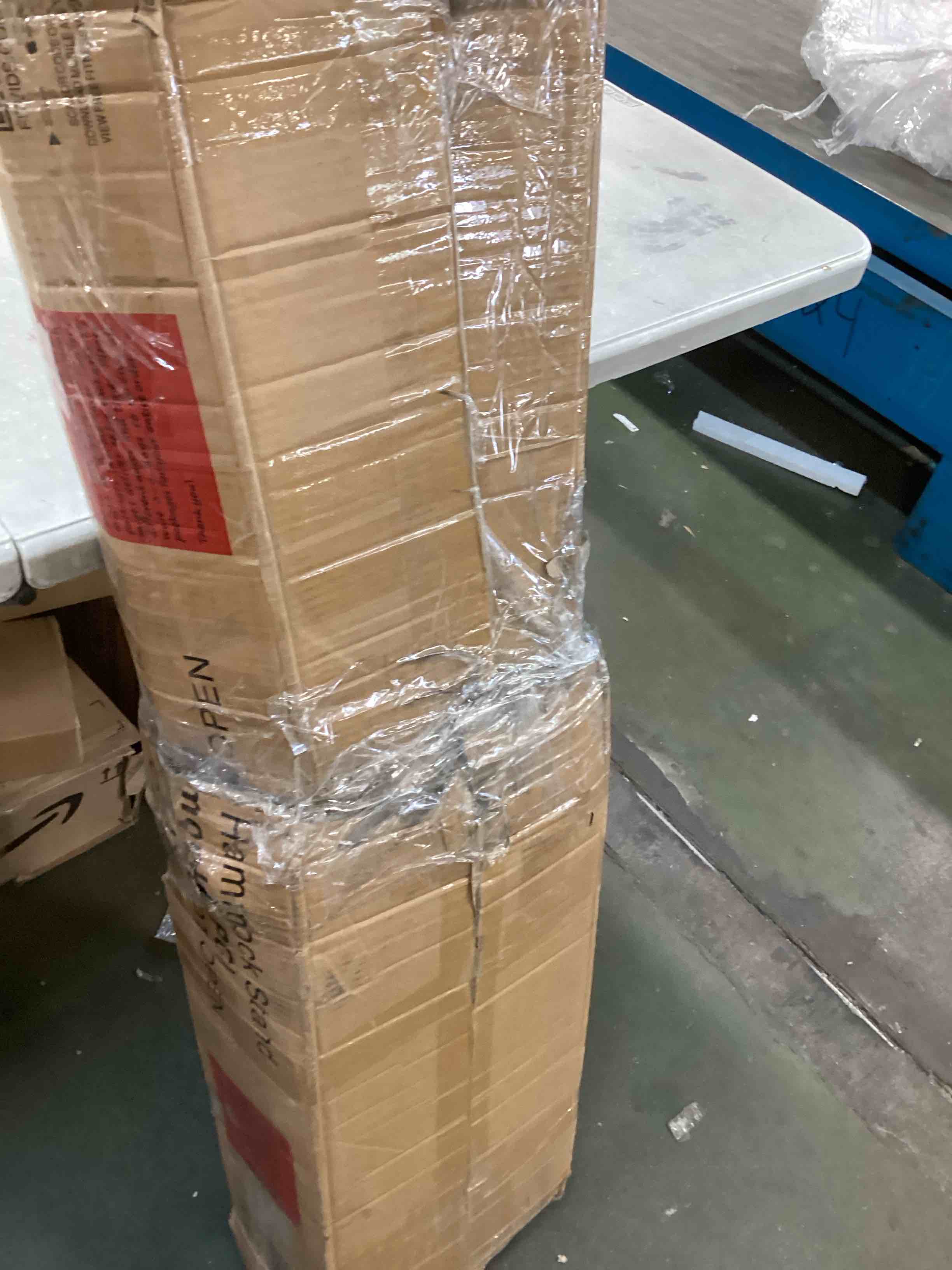 https://s3.amazonaws.com/lotting-images-prod/bidfta/BLU6274894_1714060026984.jpeg