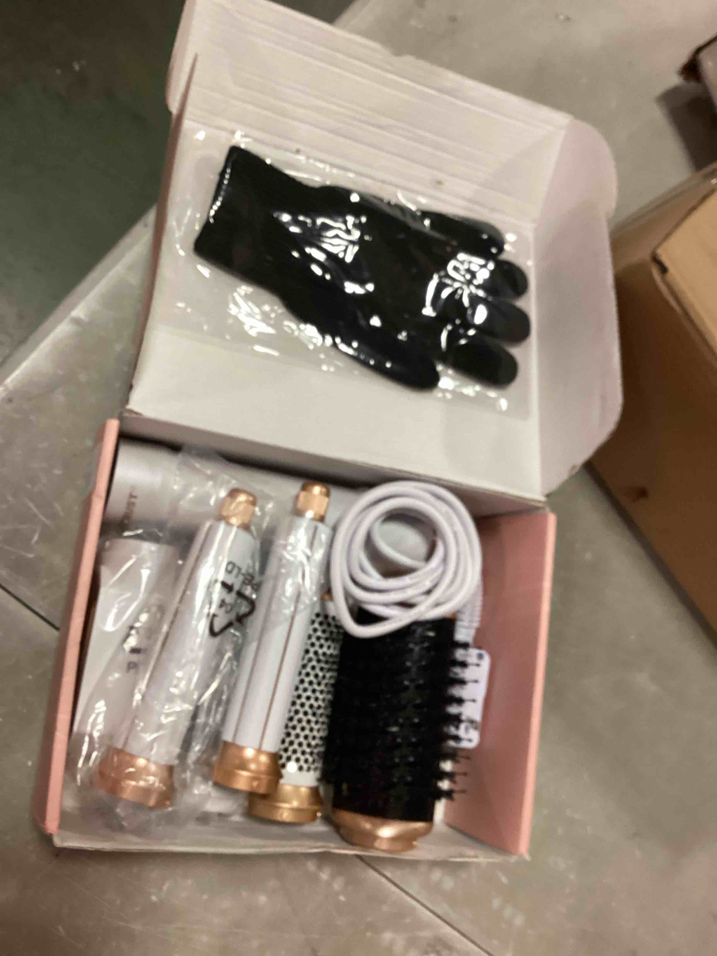https://s3.amazonaws.com/lotting-images-prod/bidfta/BLU6275459_1713789737816.jpeg