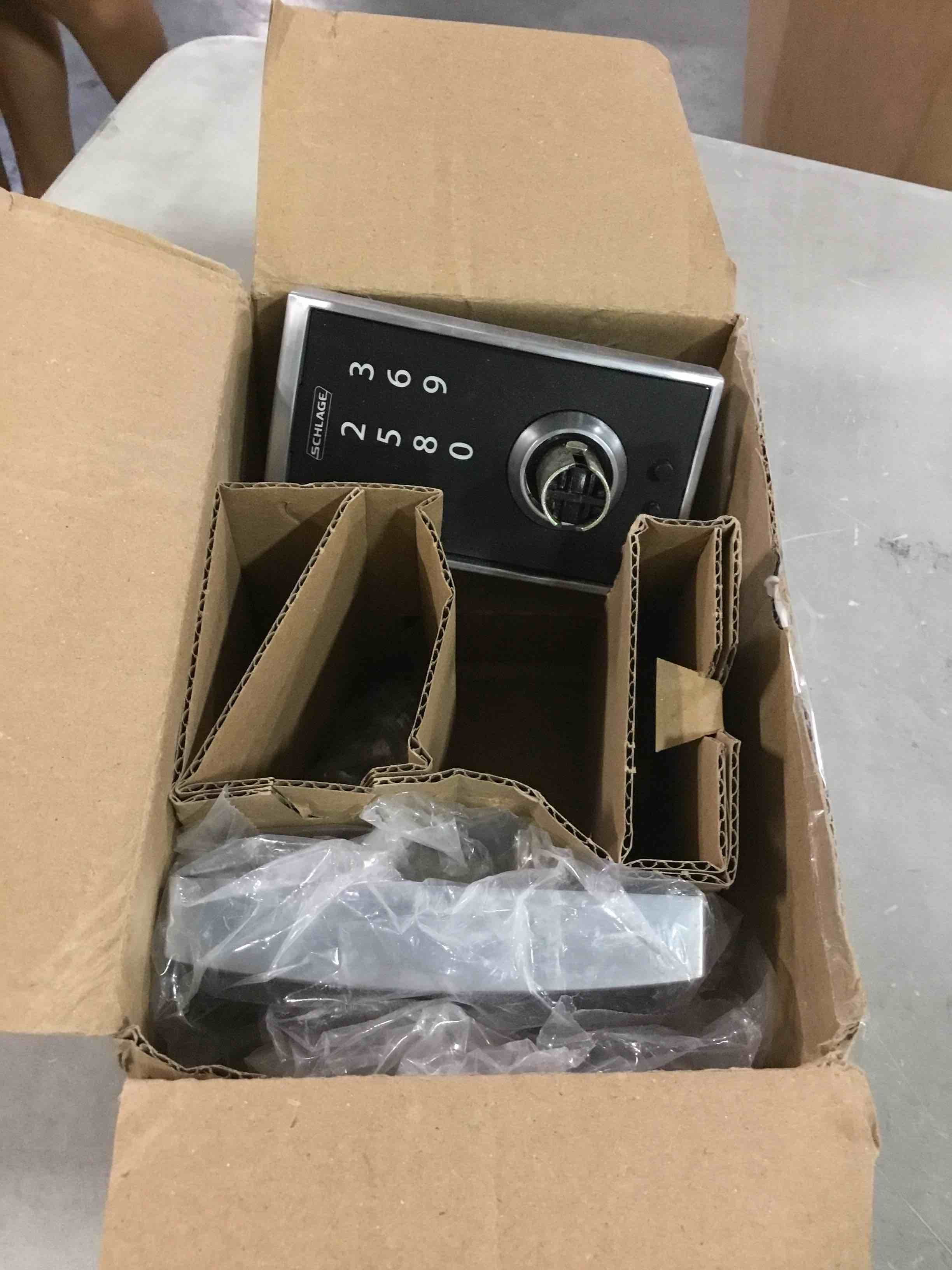 https://s3.amazonaws.com/lotting-images-prod/bidfta/BLU6276392_1714236101207.jpeg