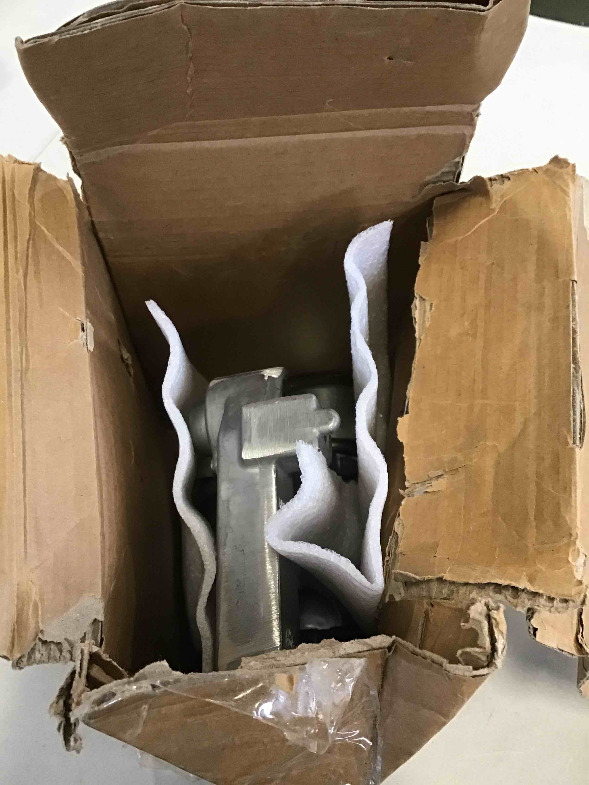 https://s3.amazonaws.com/lotting-images-prod/bidfta/BLU6277569_1713211375857.jpeg