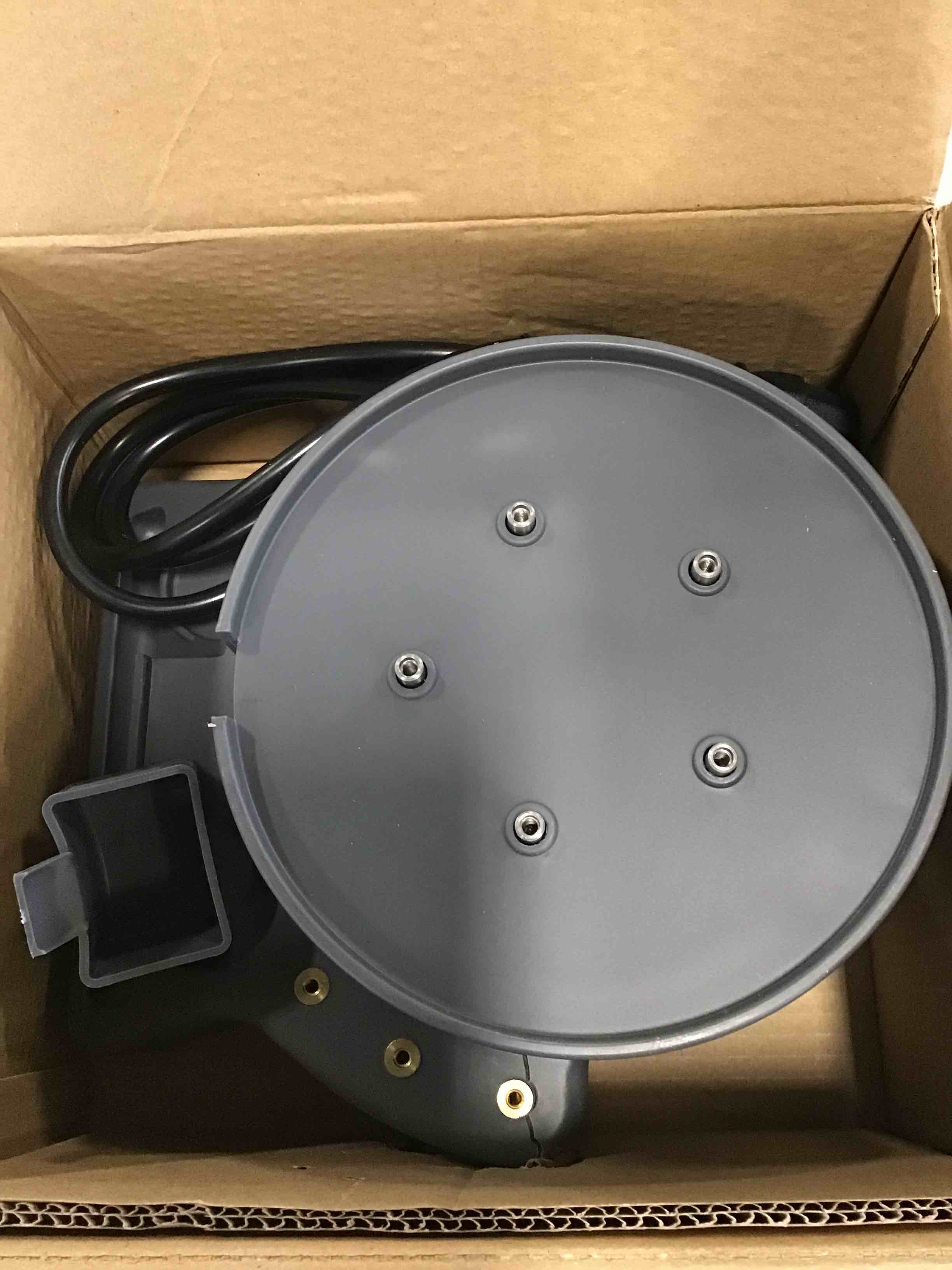 https://s3.amazonaws.com/lotting-images-prod/bidfta/BLU6277792_1713365459675.jpeg