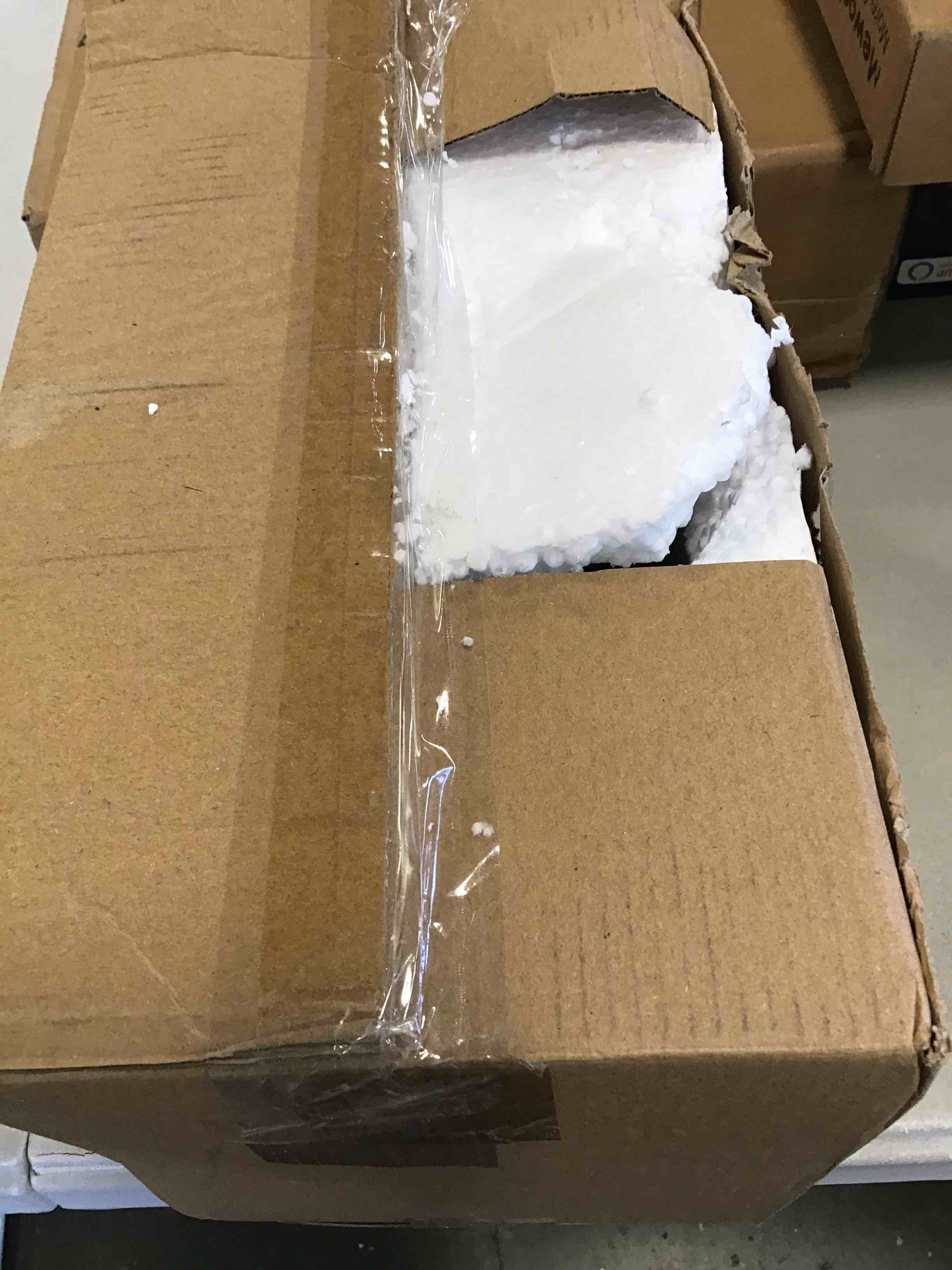 https://s3.amazonaws.com/lotting-images-prod/bidfta/BLU6277897_1713373329621.jpeg