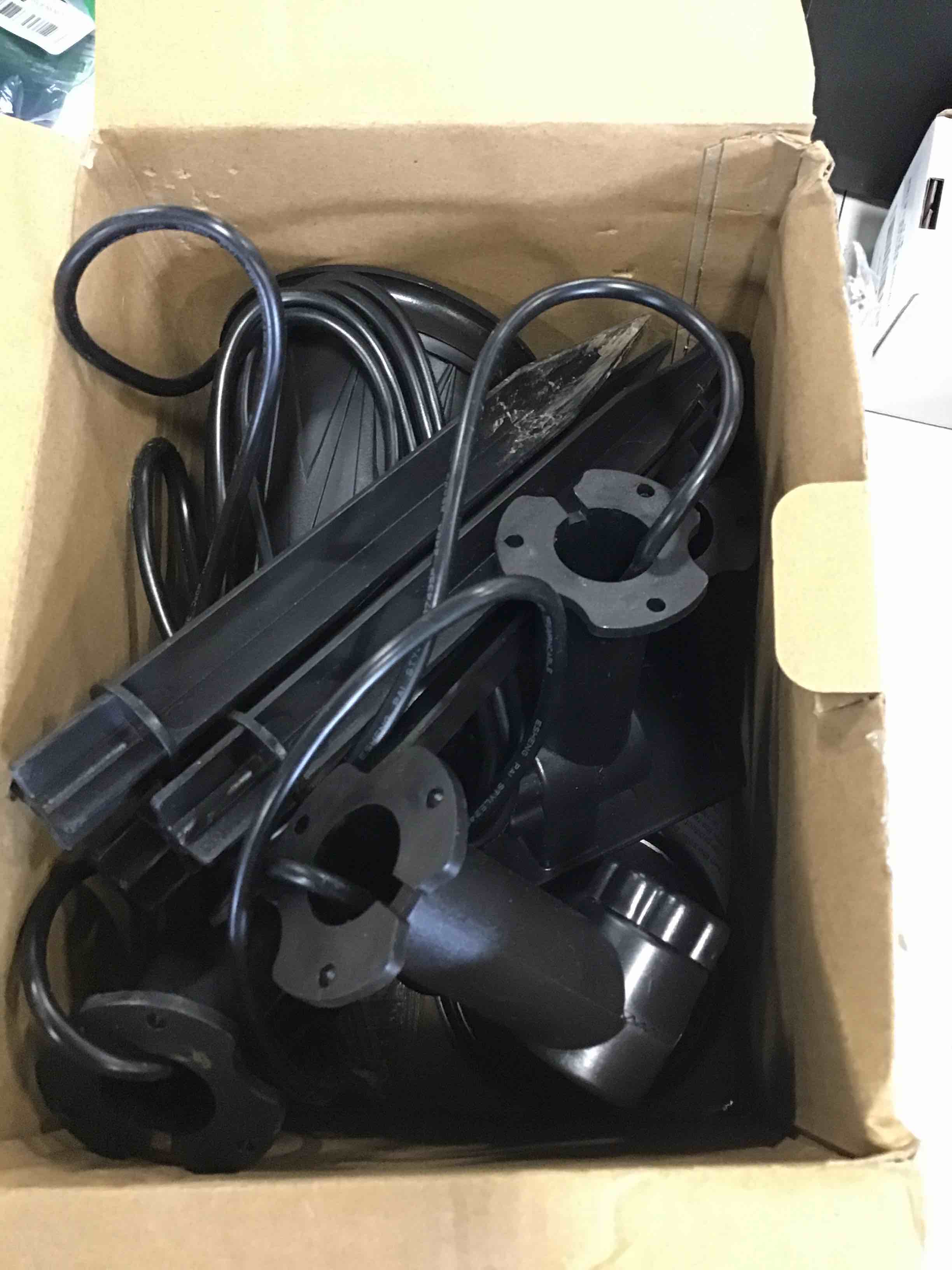 https://s3.amazonaws.com/lotting-images-prod/bidfta/BLU6277934_1713375261755.jpeg