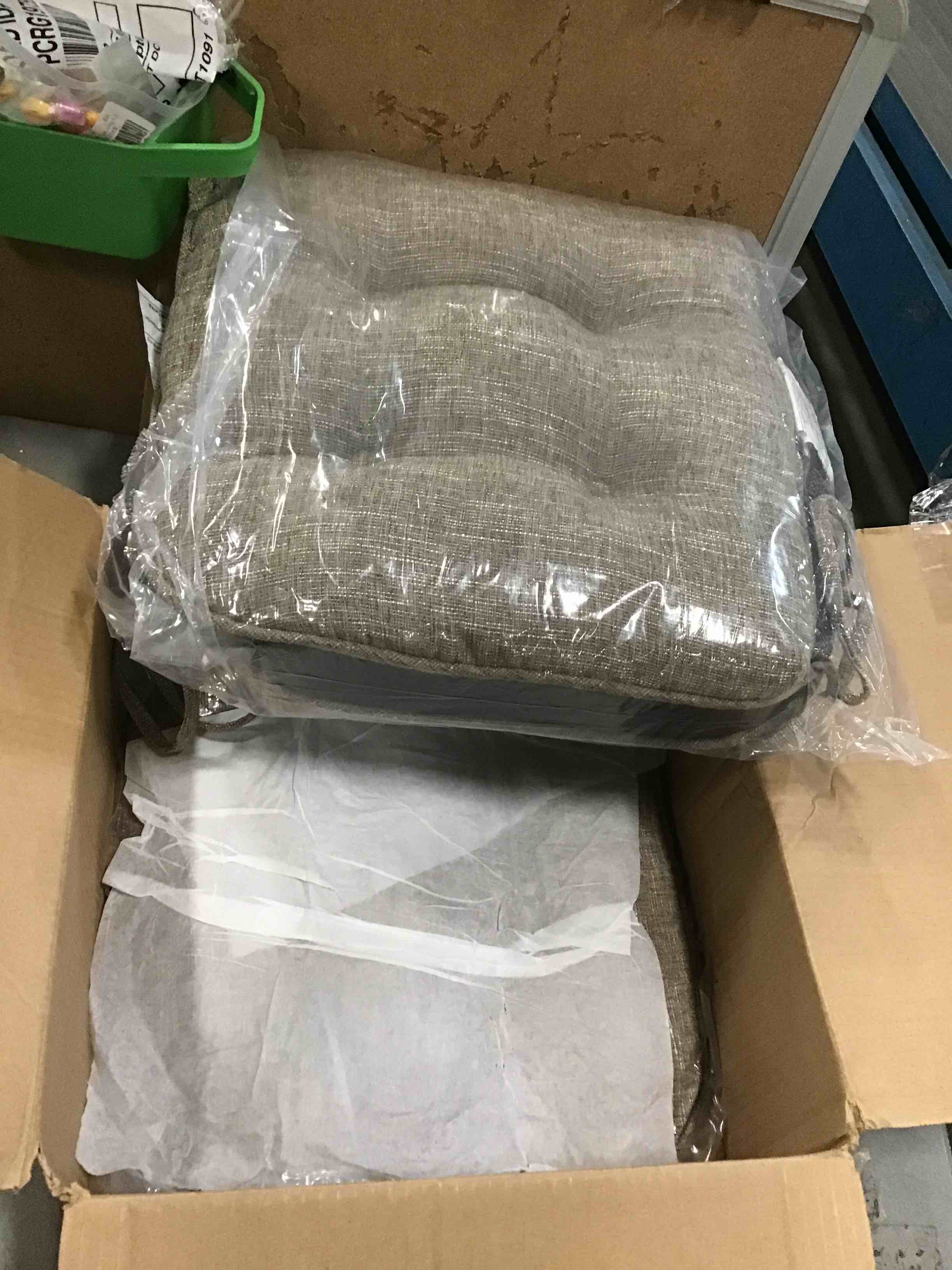 https://s3.amazonaws.com/lotting-images-prod/bidfta/BLU6278499_1713270861642.jpeg