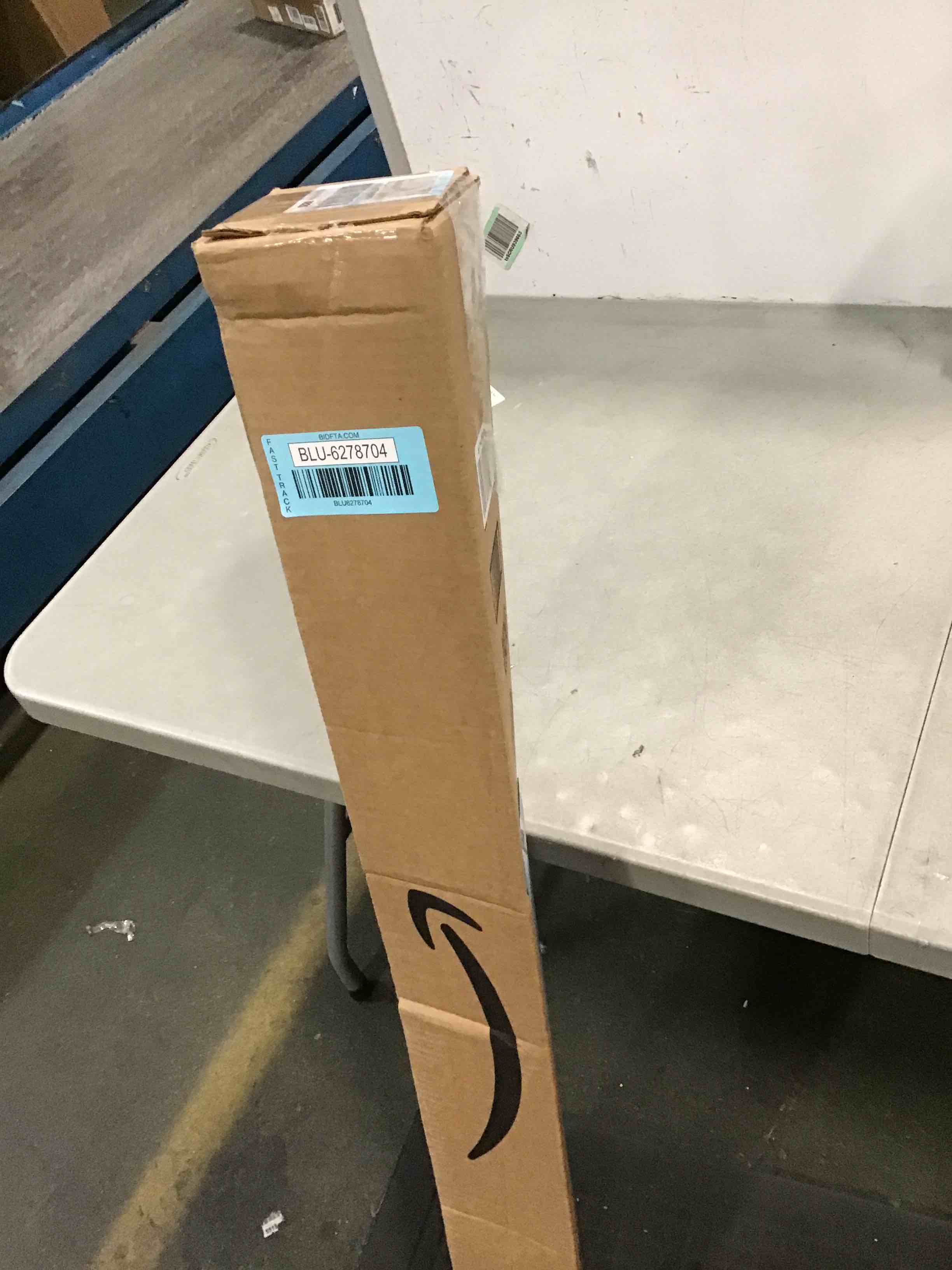 https://s3.amazonaws.com/lotting-images-prod/bidfta/BLU6278704_1713352130728.jpeg