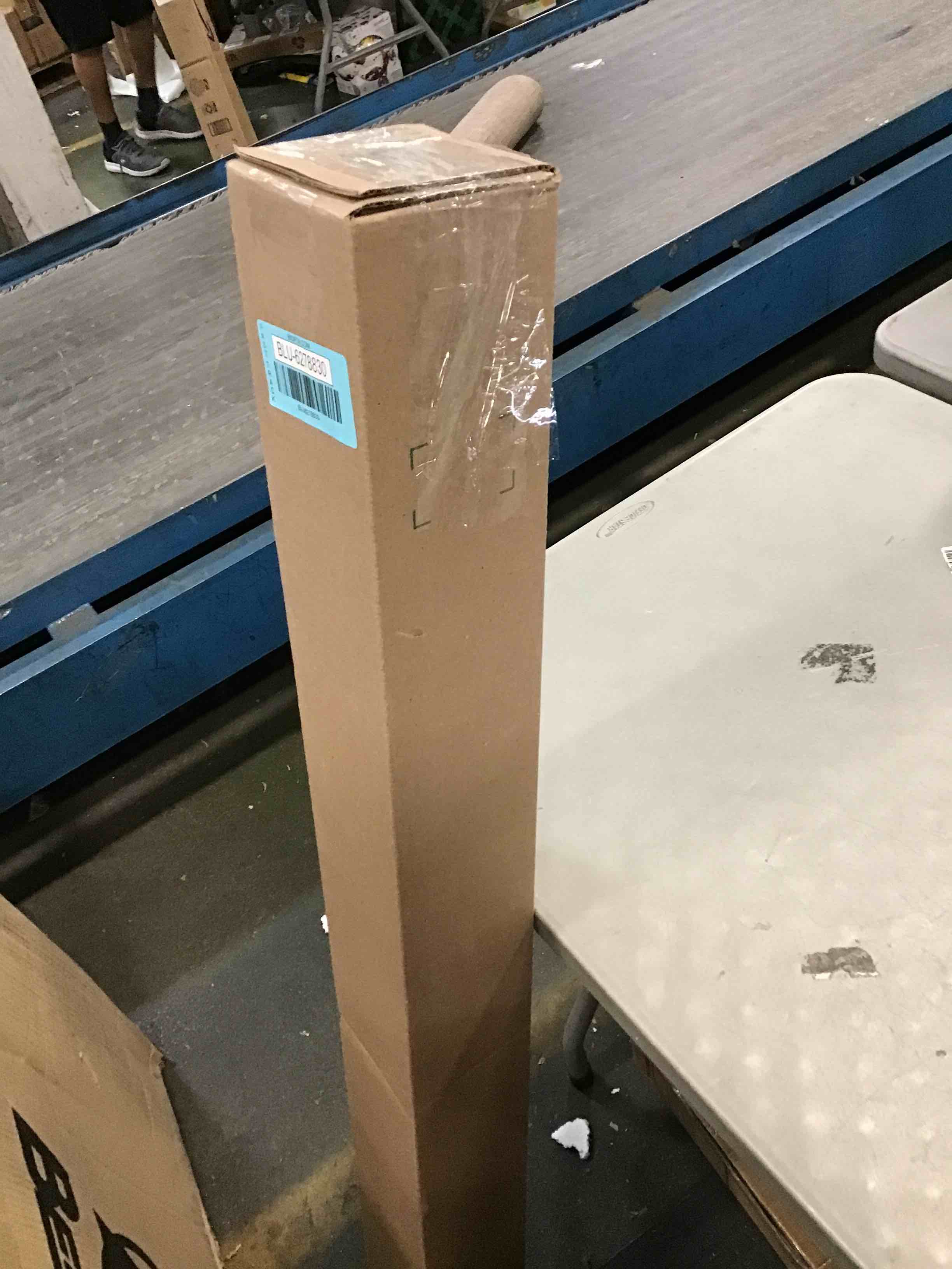 https://s3.amazonaws.com/lotting-images-prod/bidfta/BLU6278830_1713367916353.jpeg