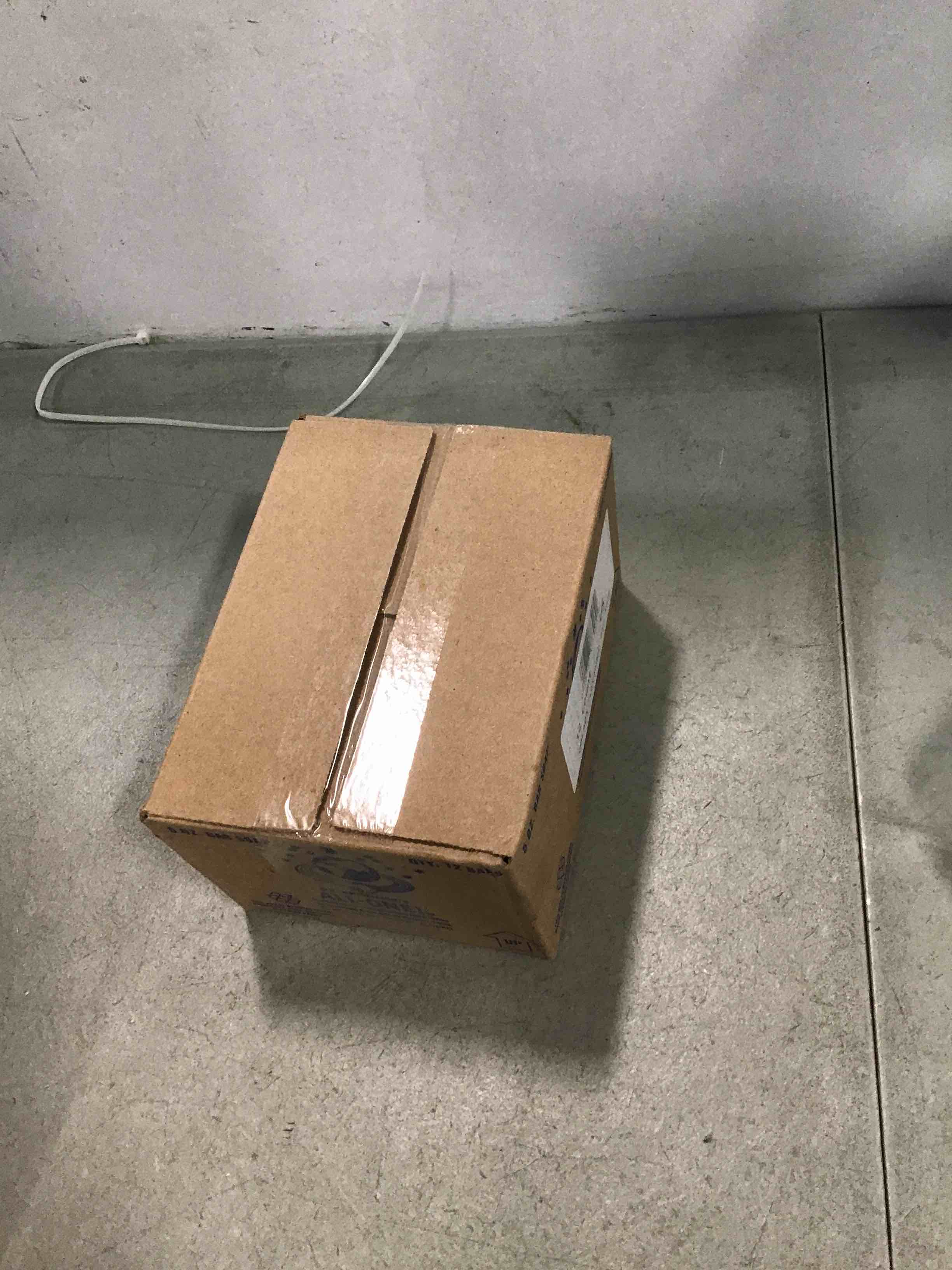 https://s3.amazonaws.com/lotting-images-prod/bidfta/BLU6278976_1713376509092.jpeg