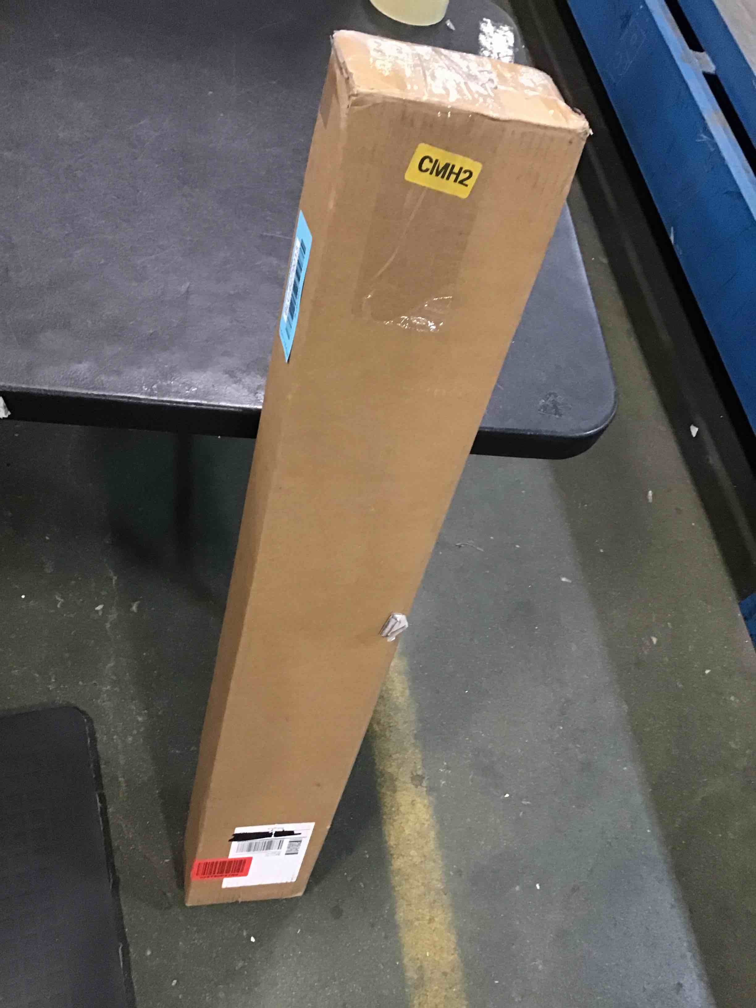 https://s3.amazonaws.com/lotting-images-prod/bidfta/BLU6279013_1713438474791.jpeg