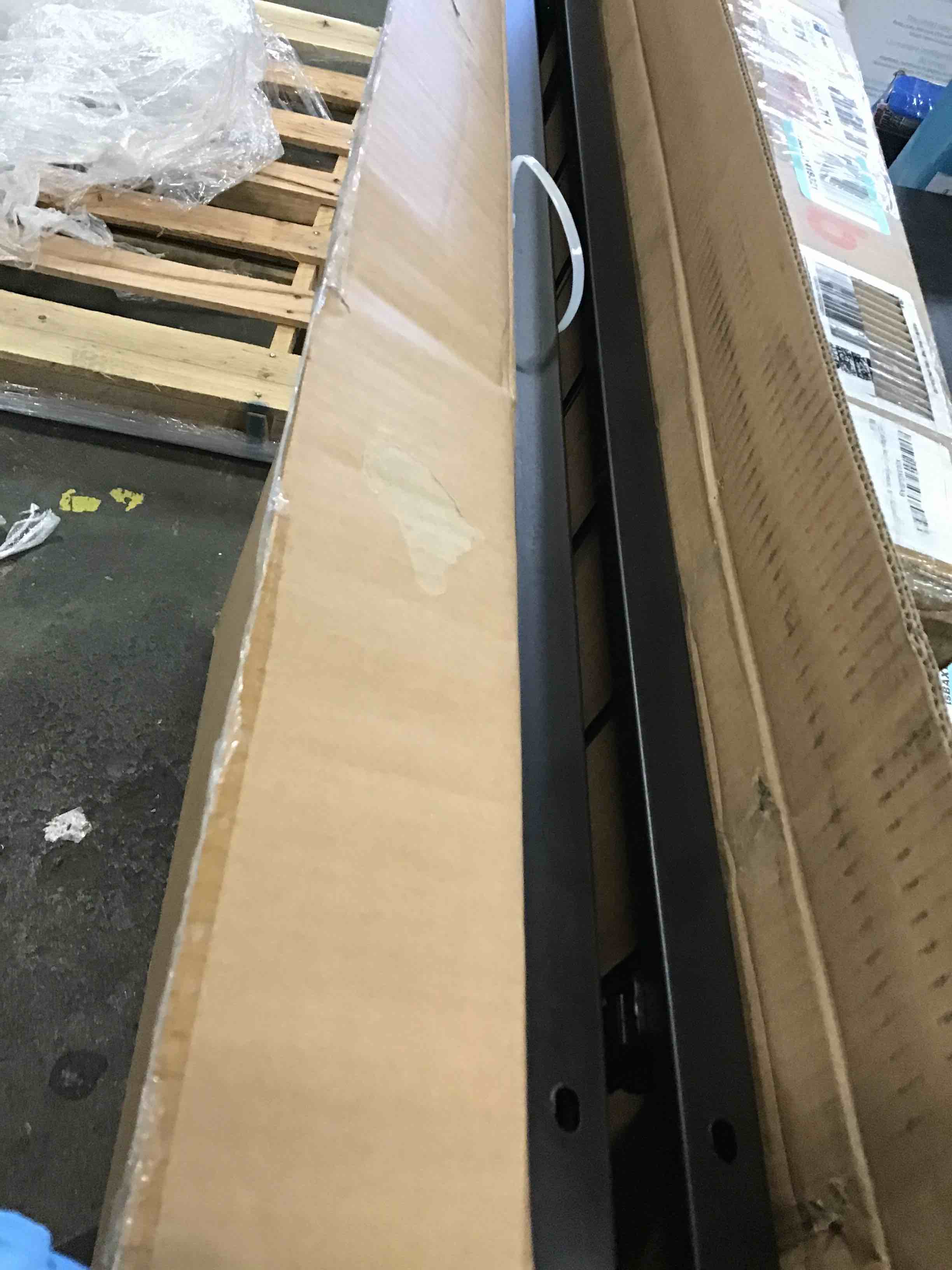 https://s3.amazonaws.com/lotting-images-prod/bidfta/BLU6279074_1713447324519.jpeg