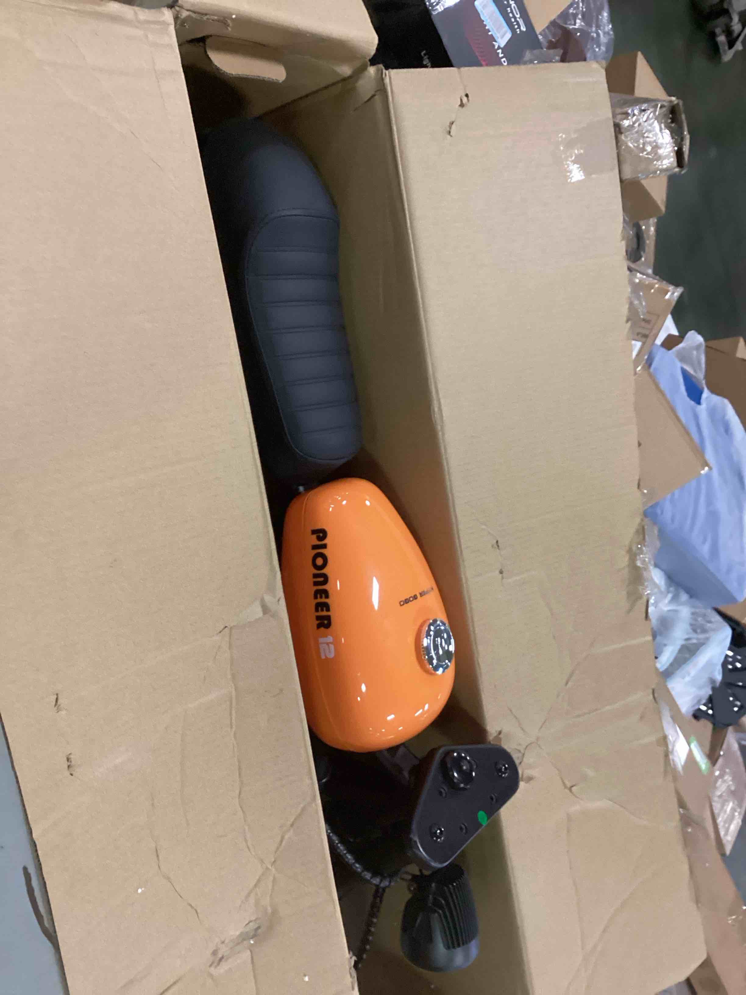 https://s3.amazonaws.com/lotting-images-prod/bidfta/BLU6279981_1713383870421.jpeg