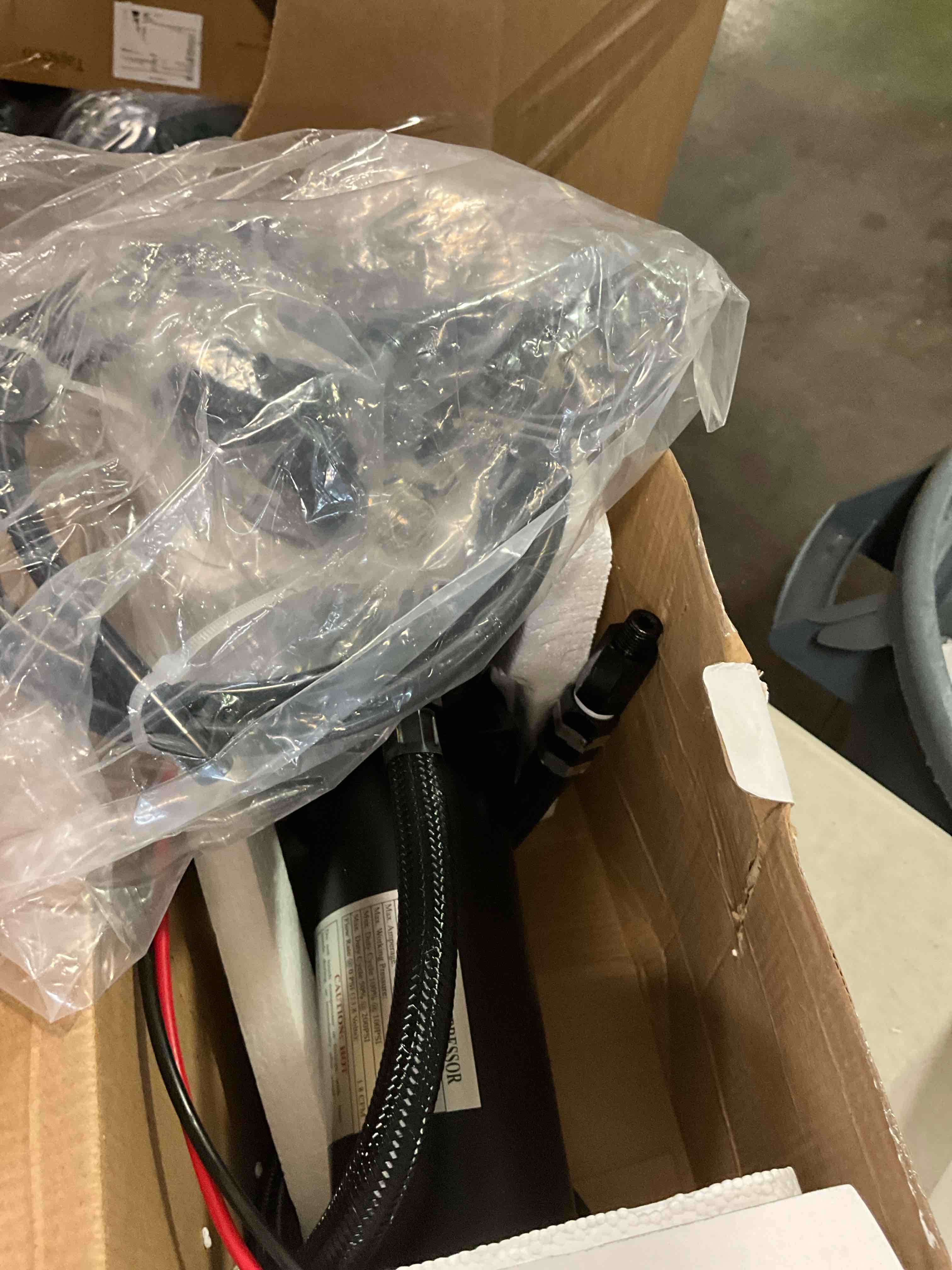 https://s3.amazonaws.com/lotting-images-prod/bidfta/BLU6280414_1713808332659.jpeg