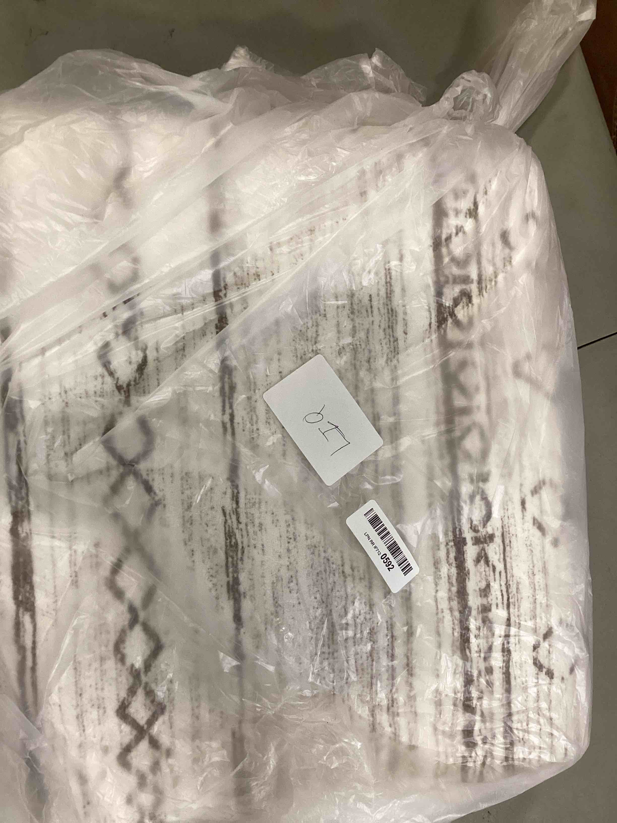 https://s3.amazonaws.com/lotting-images-prod/bidfta/BLU6280665_1713989235769.jpeg