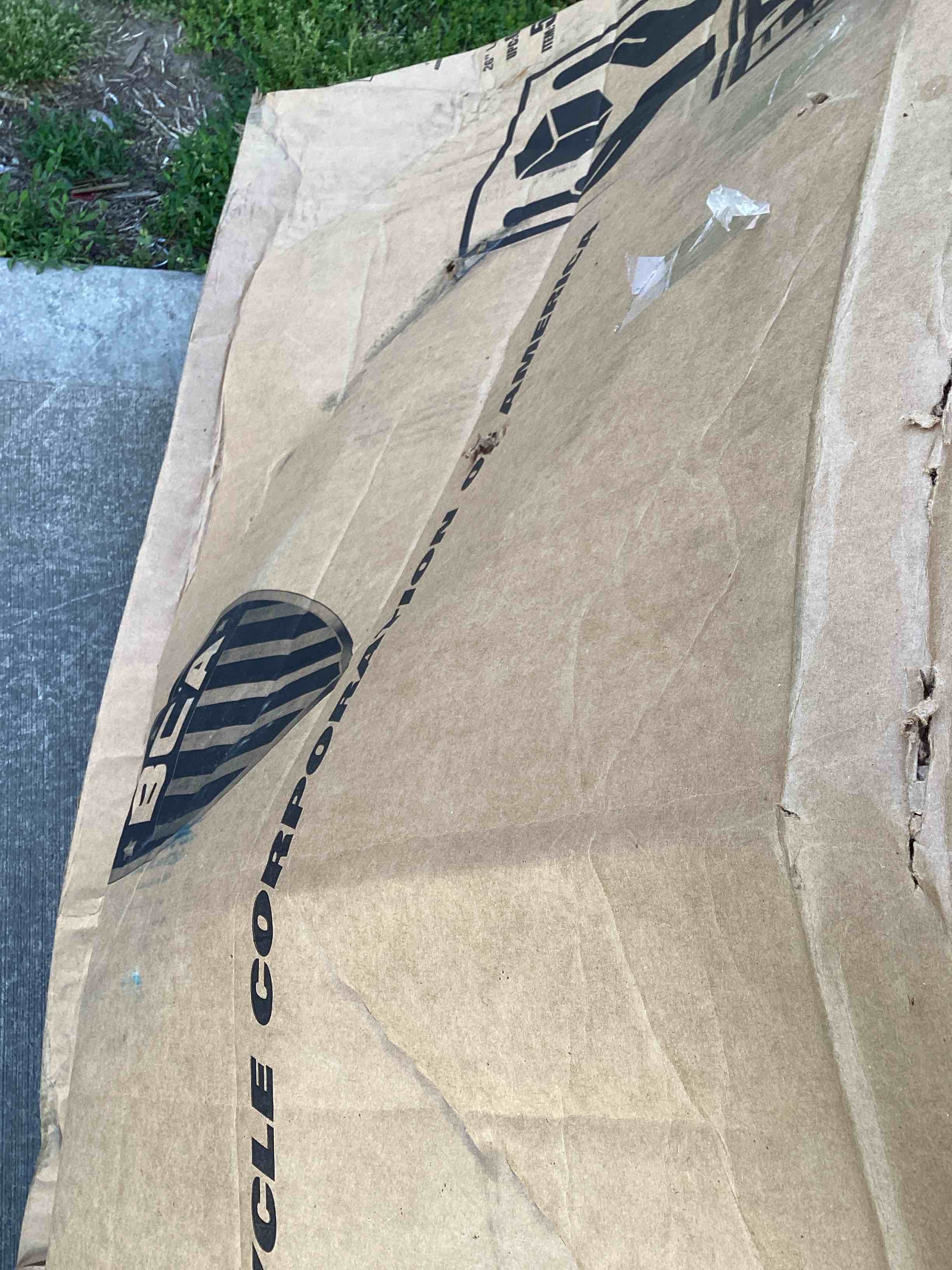 https://s3.amazonaws.com/lotting-images-prod/bidfta/BLU6281860_1714303756637.jpeg