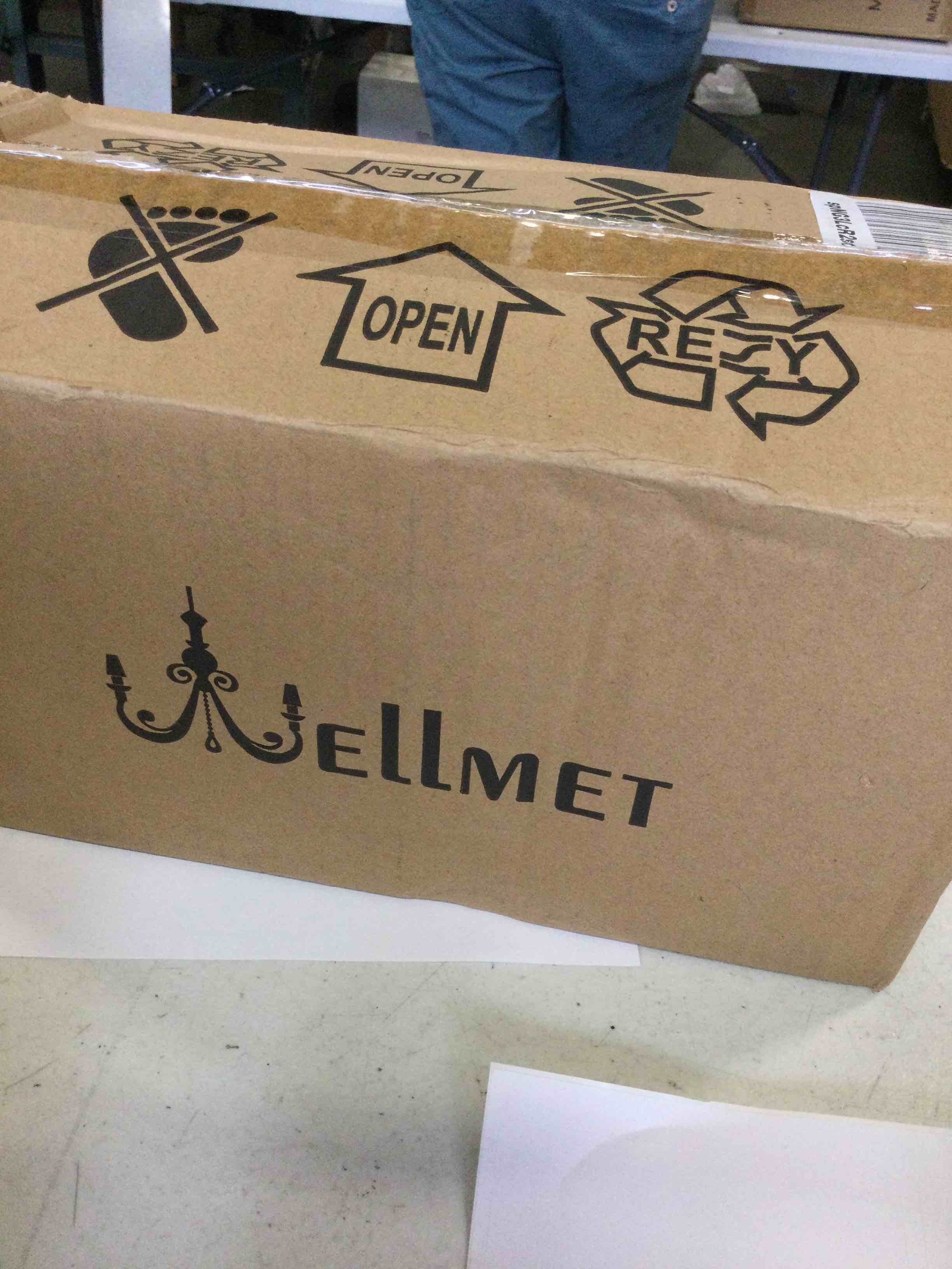 https://s3.amazonaws.com/lotting-images-prod/bidfta/BLU6283516_1712947077247.jpeg