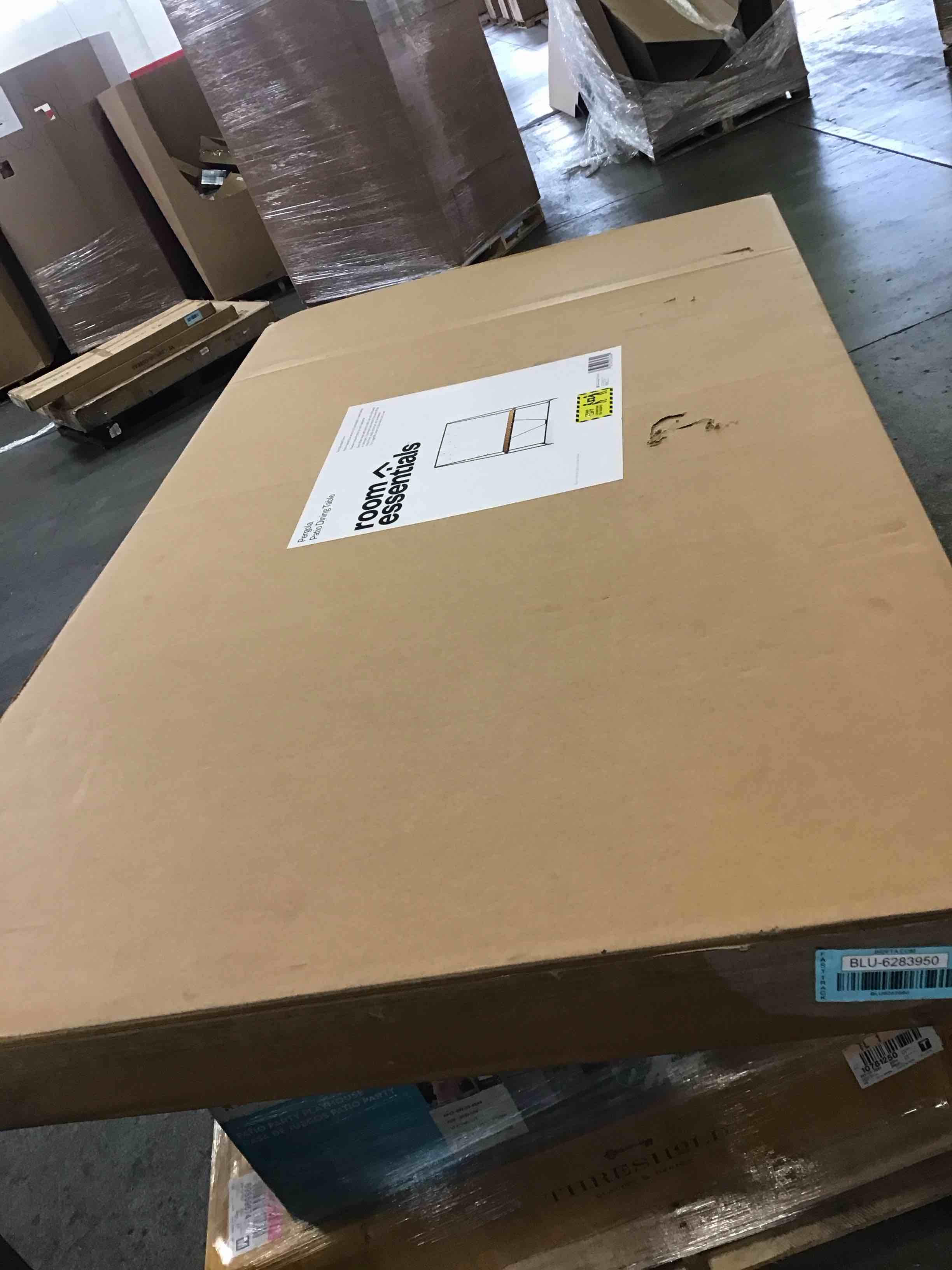 https://s3.amazonaws.com/lotting-images-prod/bidfta/BLU6283950_1713369591442.jpeg