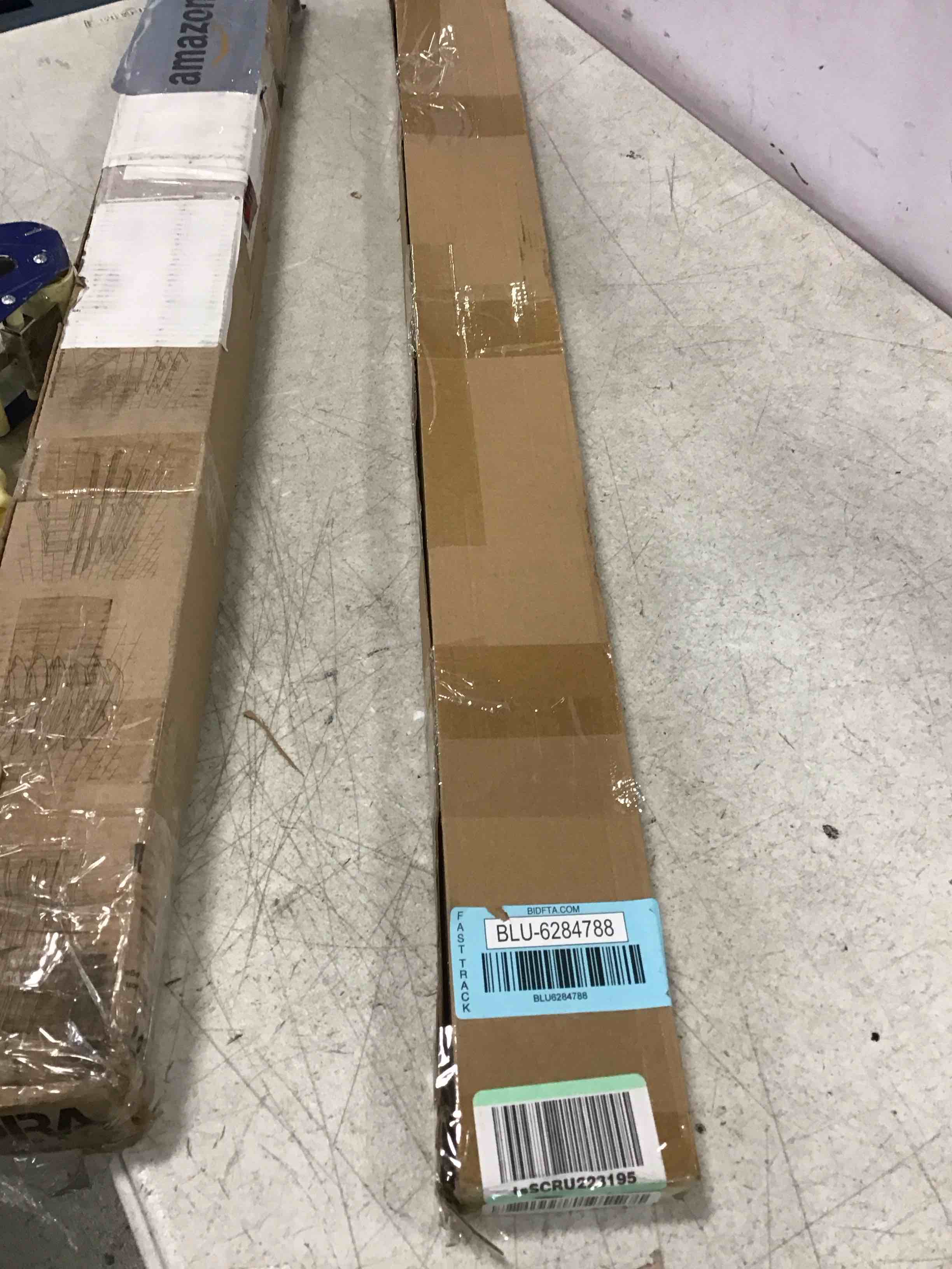 https://s3.amazonaws.com/lotting-images-prod/bidfta/BLU6284788_1714132906466.jpeg