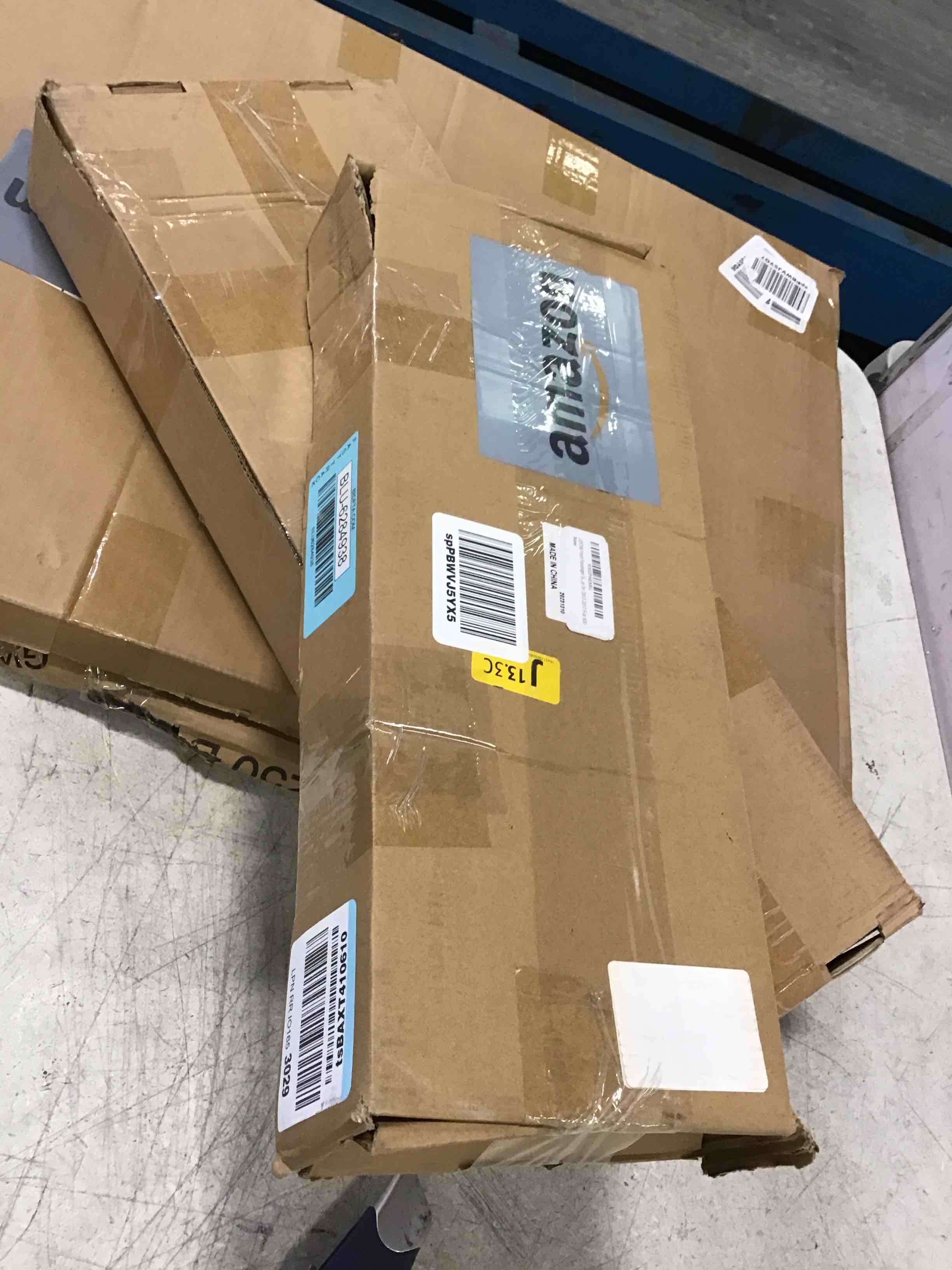 https://s3.amazonaws.com/lotting-images-prod/bidfta/BLU6284938_1714149173736.jpeg