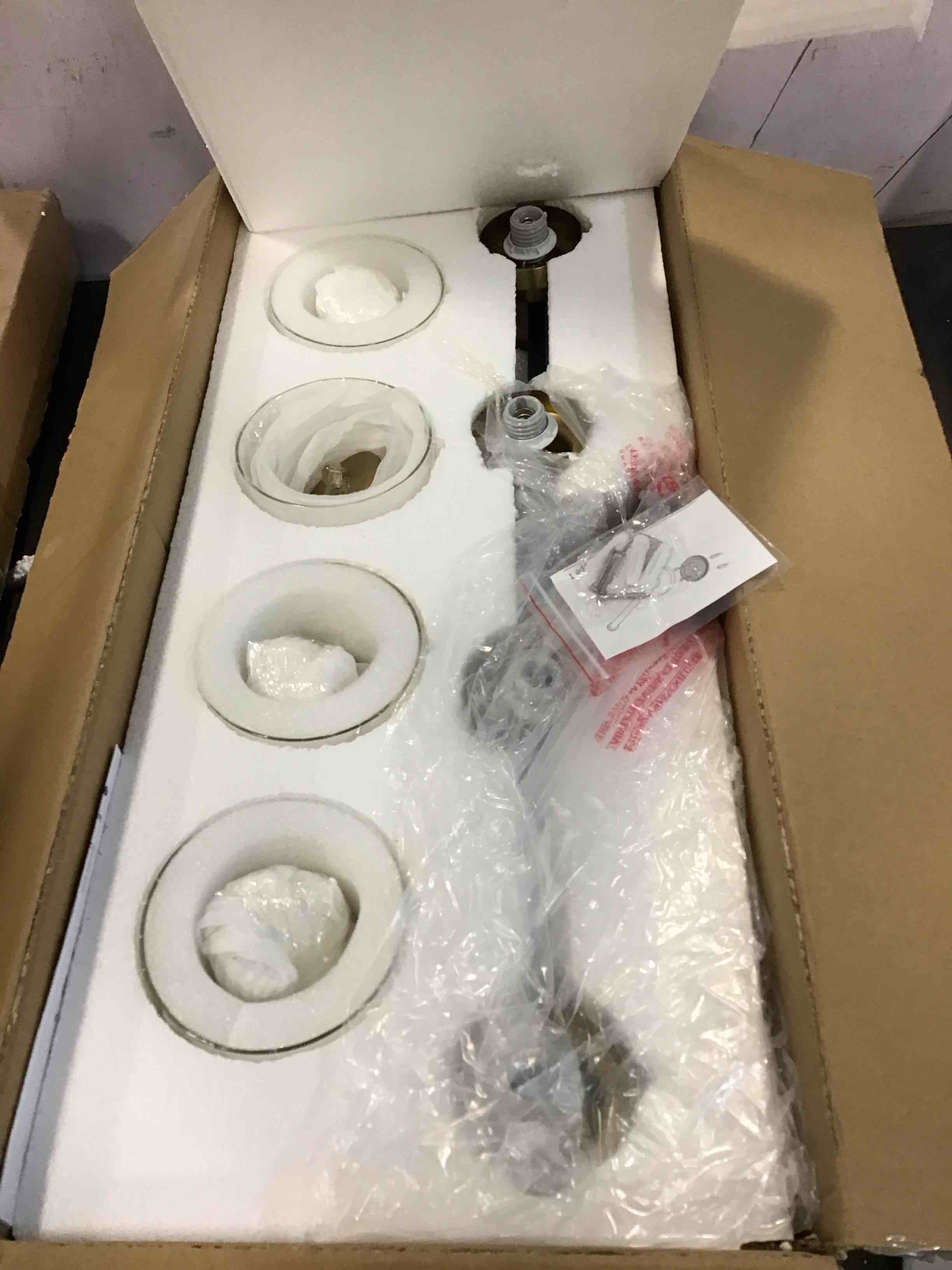 https://s3.amazonaws.com/lotting-images-prod/bidfta/BLU6285051_1714394915642.jpeg