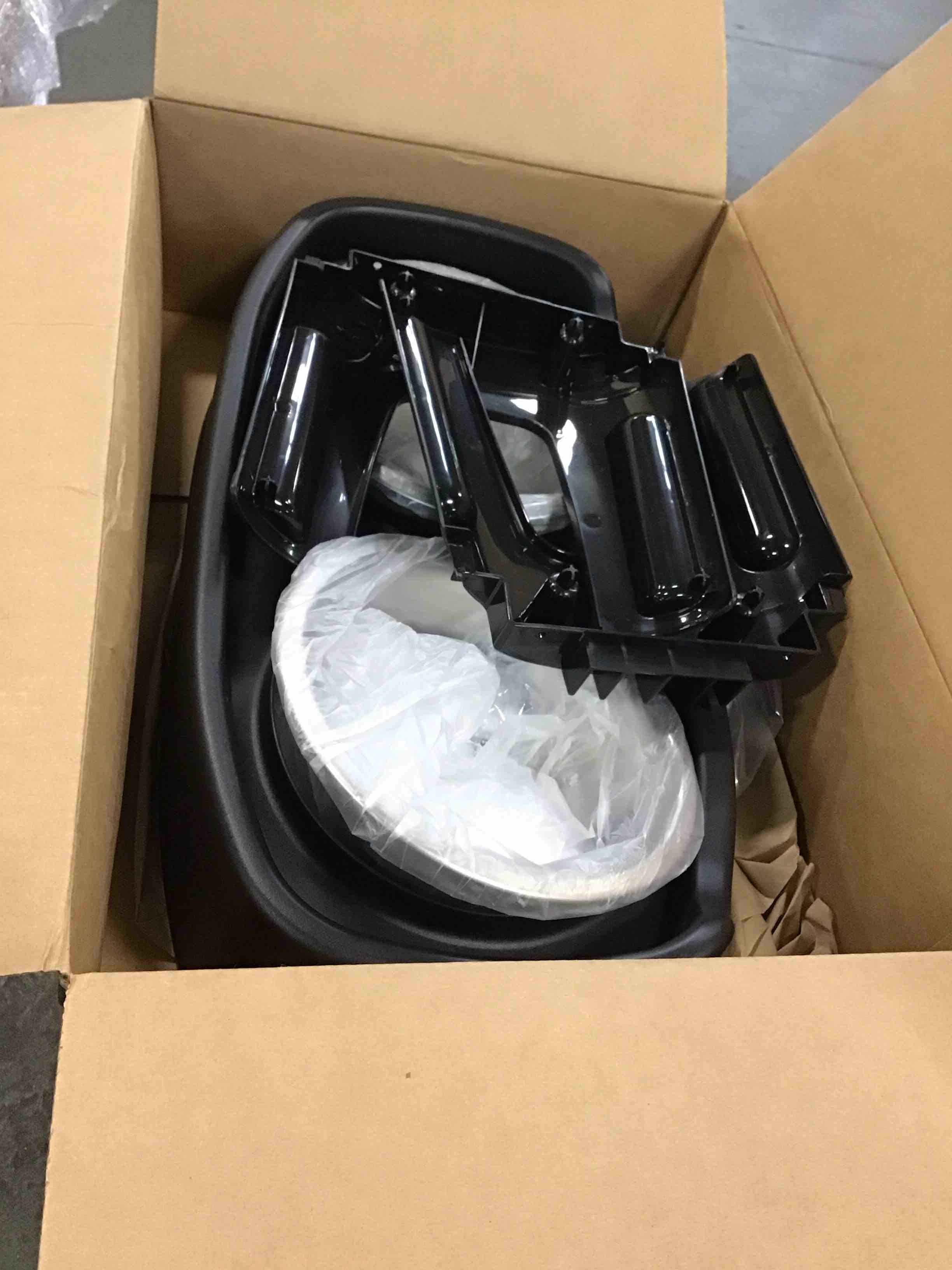 https://s3.amazonaws.com/lotting-images-prod/bidfta/BLU6285107_1714403373517.jpeg