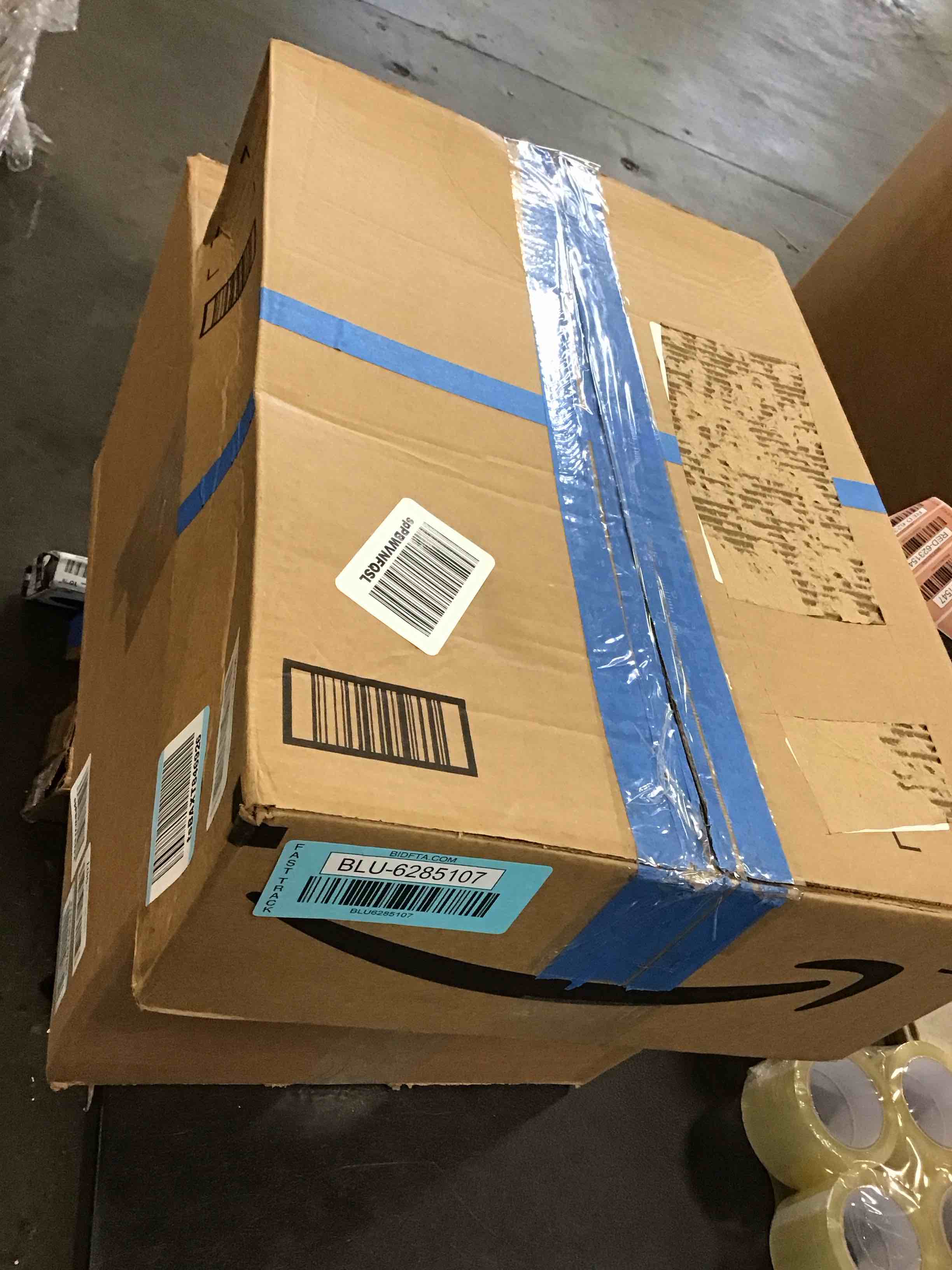 https://s3.amazonaws.com/lotting-images-prod/bidfta/BLU6285107_1714403388657.jpeg