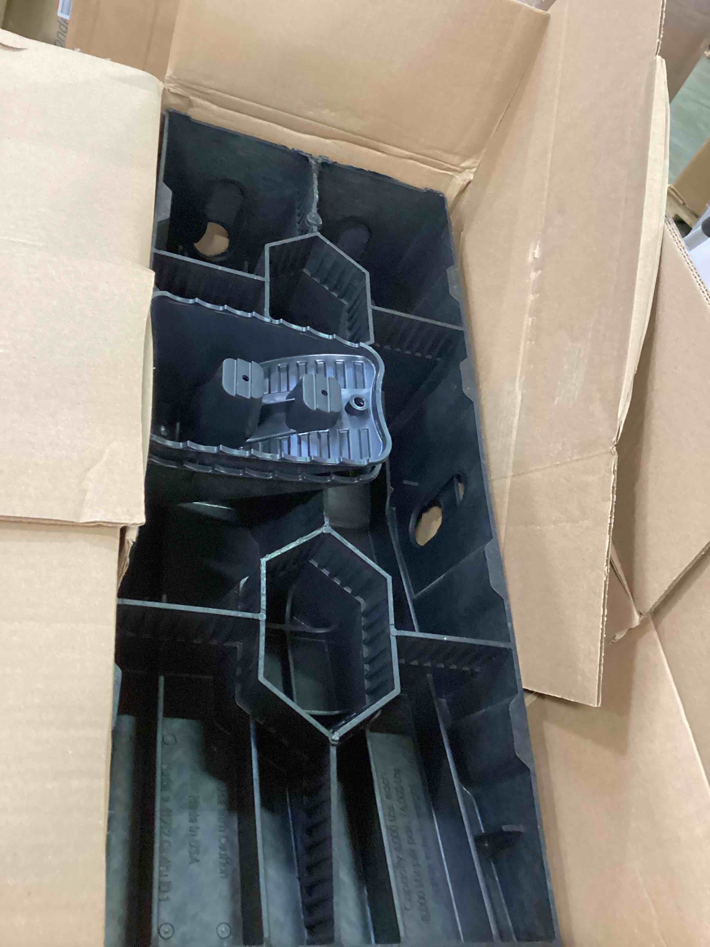 https://s3.amazonaws.com/lotting-images-prod/bidfta/BLU6286059_1713875426177.jpeg