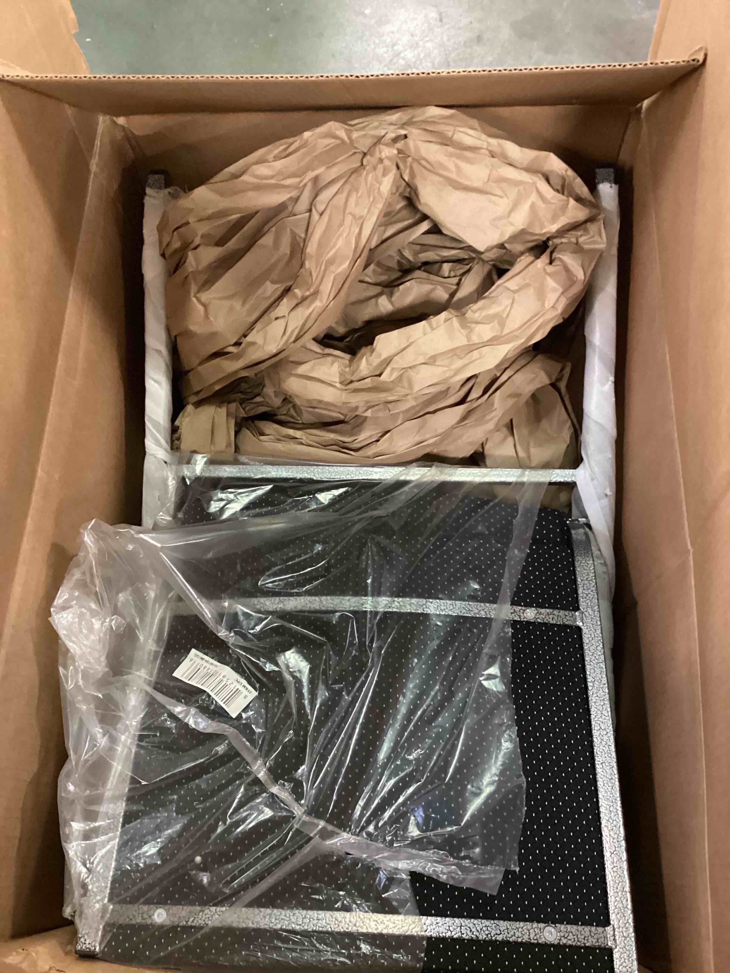 https://s3.amazonaws.com/lotting-images-prod/bidfta/BLU6286068_1713876499211.jpeg