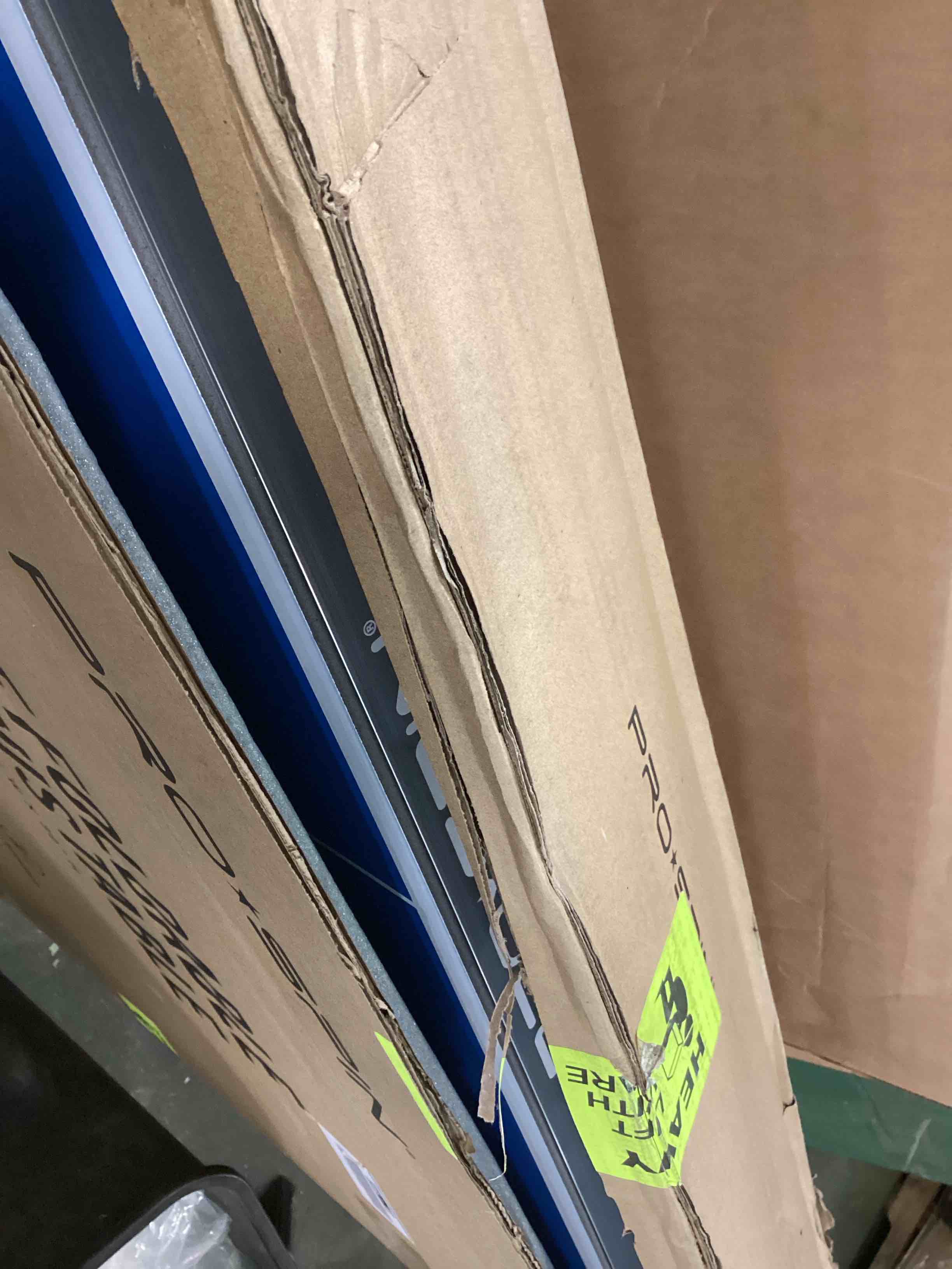 https://s3.amazonaws.com/lotting-images-prod/bidfta/BLU6286104_1713882986559.jpeg