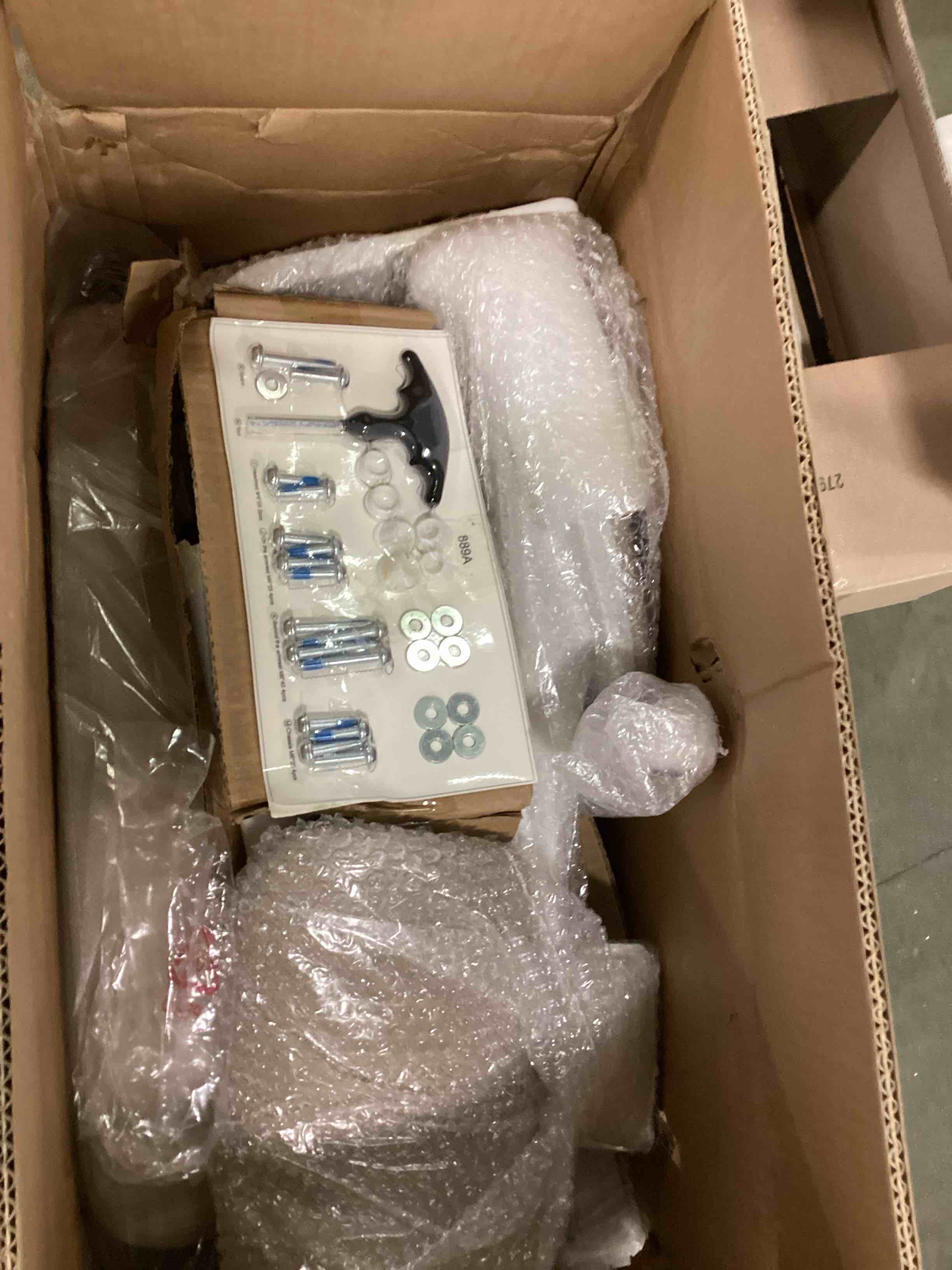 https://s3.amazonaws.com/lotting-images-prod/bidfta/BLU6286251_1713956644958.jpeg