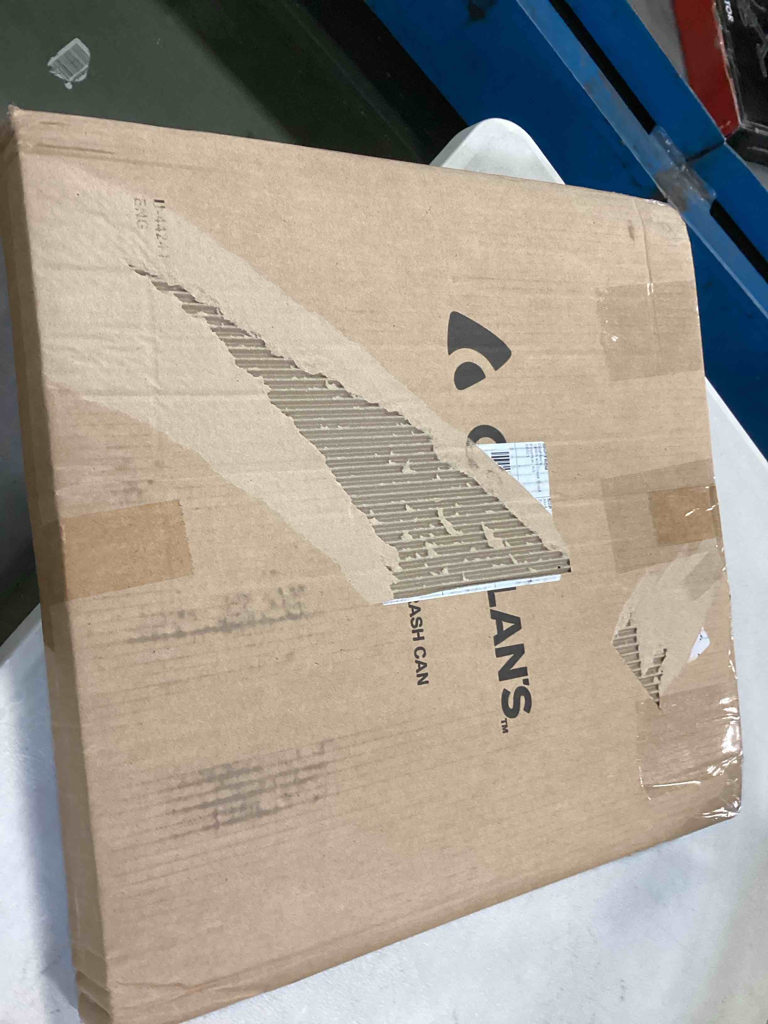https://s3.amazonaws.com/lotting-images-prod/bidfta/BLU6286348_1713965269080.jpeg